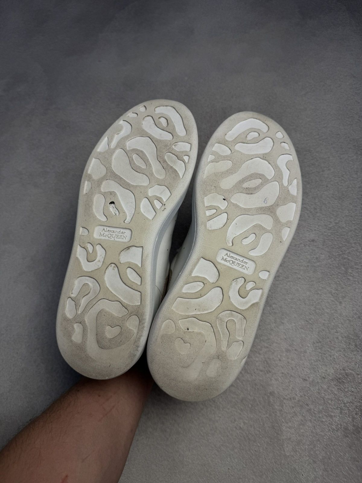 Alexander McQueen Alexander McQueen Oversized Leather Sneakers White size41 Size US 8 / EU 41 - 12 Thumbnail