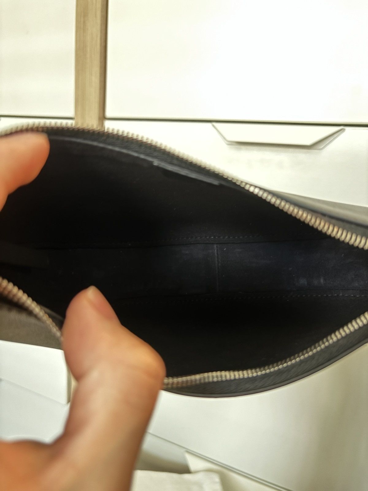 The Row The Row Half Moon Shoulder Bag Black Size ONE SIZE - 8 Thumbnail