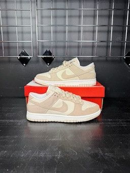 Nike Nike Dunk Low SE "Sand Drift" (WMNS) Size US 10 / IT 40 - 1 Thumbnail