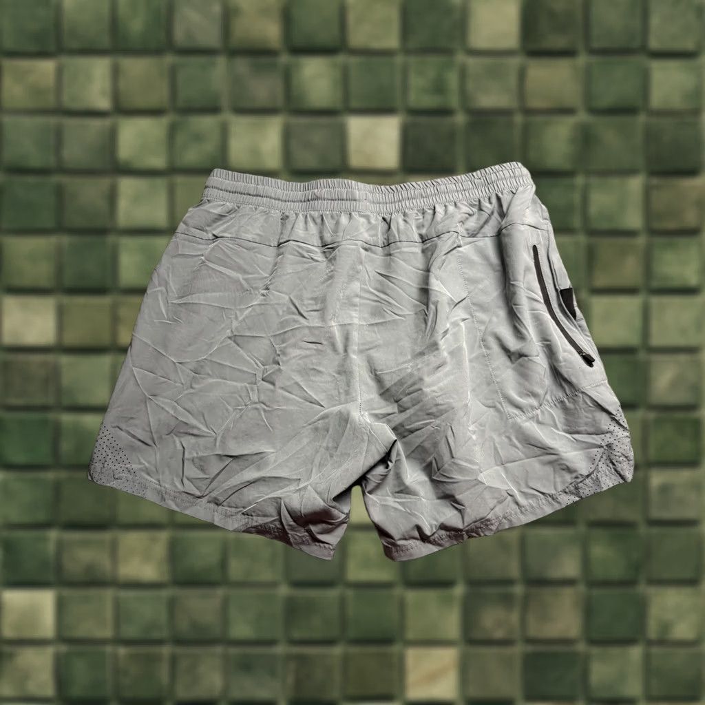 Vintage UNRL Stride Shorts Mens XL Green Athletic Drawstring Stretch Performance Shorts Size US 36 / EU 52 - 1 Thumbnail
