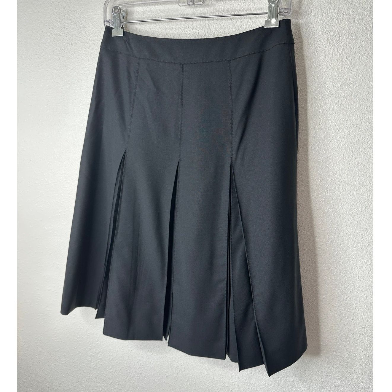 Burberry Burberry Black Pleated A-Line Skirt Side Zip Knee Length 23” Size 27" / US 4 / IT 40 - 5 Thumbnail