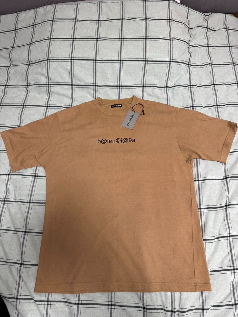 Balenciaga Balenciaga Khaki Mailbox Small Letter Logo Tee Short Sleev Size US L / EU 52-54 / 3 - 1 Thumbnail