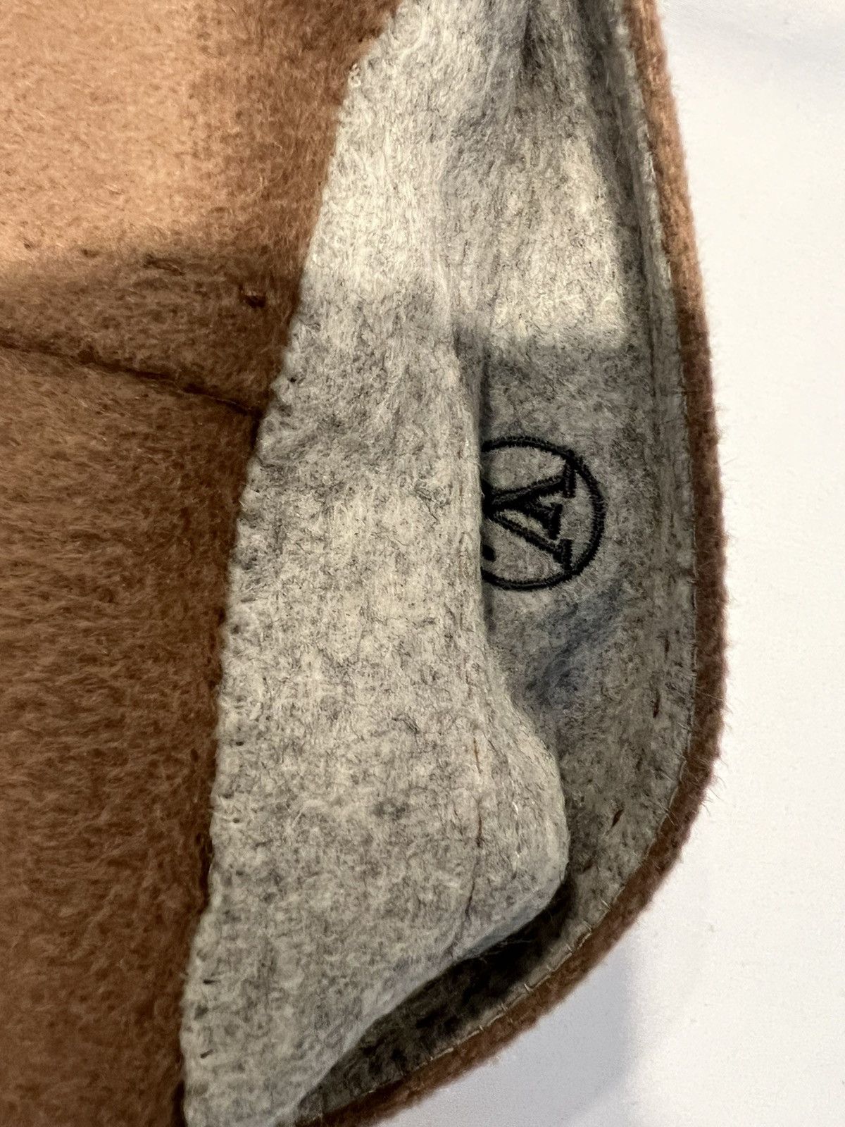 Louis Vuitton Louis Vuitton men’s camel overcoat. 48/M. $5100 Size US M / EU 48-50 / 2 - 7 Thumbnail