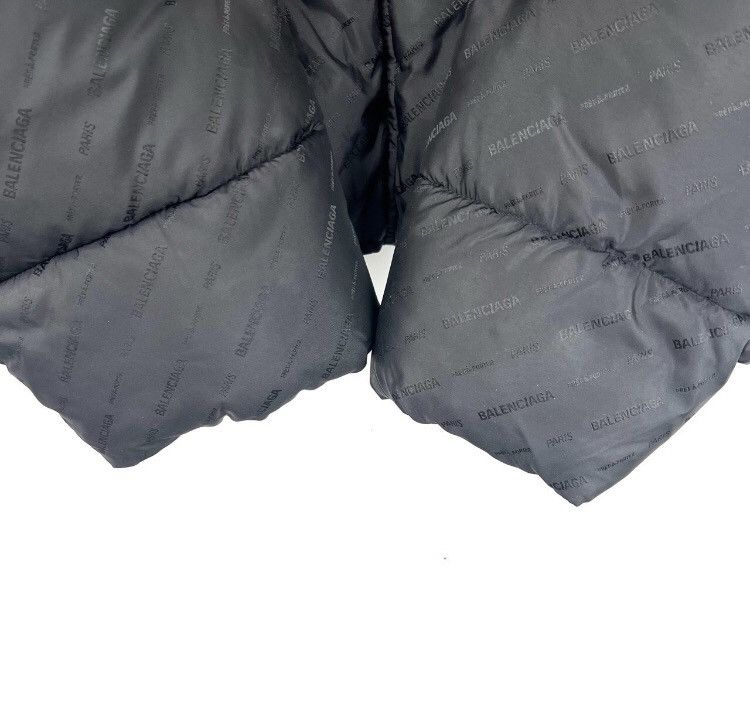 Balenciaga Balenciaga bullet screen full print dark logo down-l Size US S / EU 44-46 / 1 - 4 Thumbnail