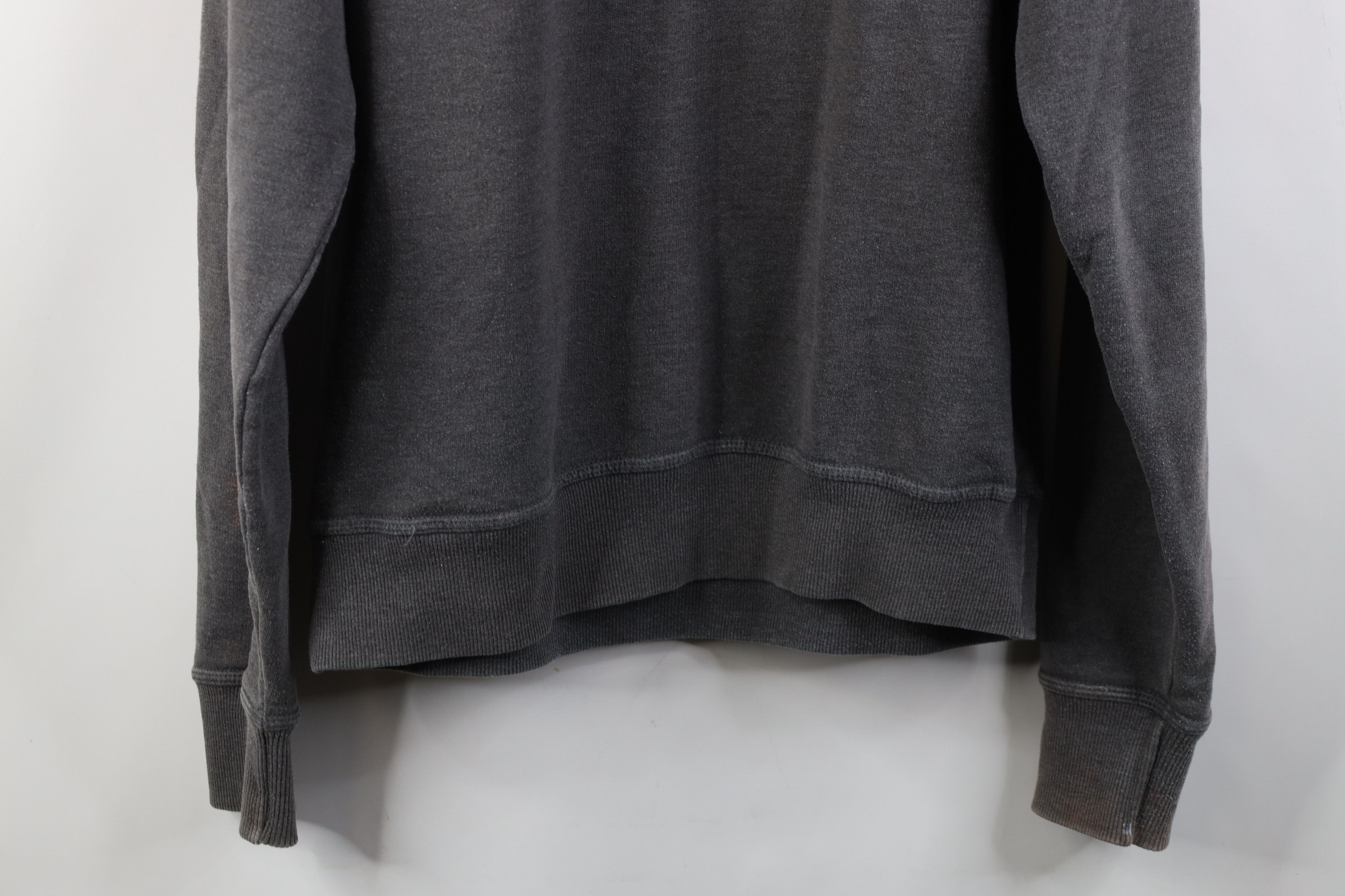 Champion Vintage Y2K Champion Monochrome Crewneck Sweatshirt Gray Size US M / EU 48-50 / 2 - 15 Thumbnail