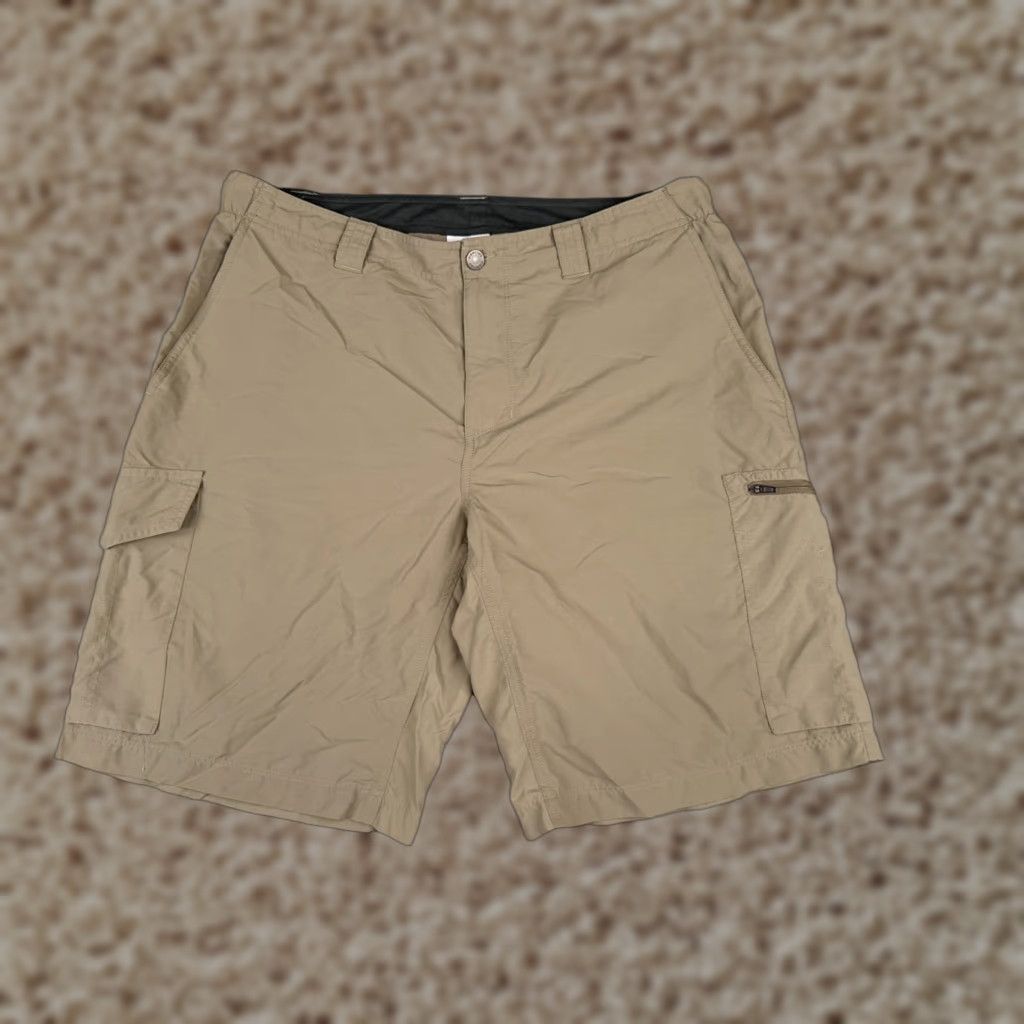 Vintage Columbia Shorts Mens 36 Beige Cargo Nylon Rip-Stop 36x10 Size US 36 / EU 52 - 1 Thumbnail