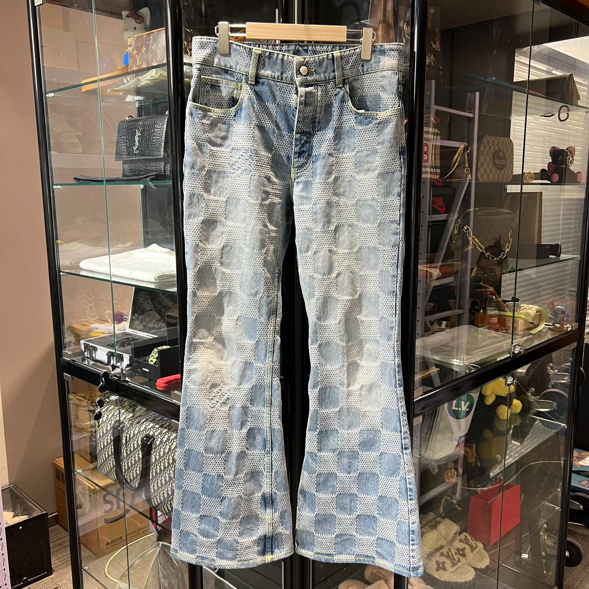 Louis Vuitton Louis Vuitton Checkered Denim Jeans 32 Men Size US 32 / EU 48 - 1 Thumbnail