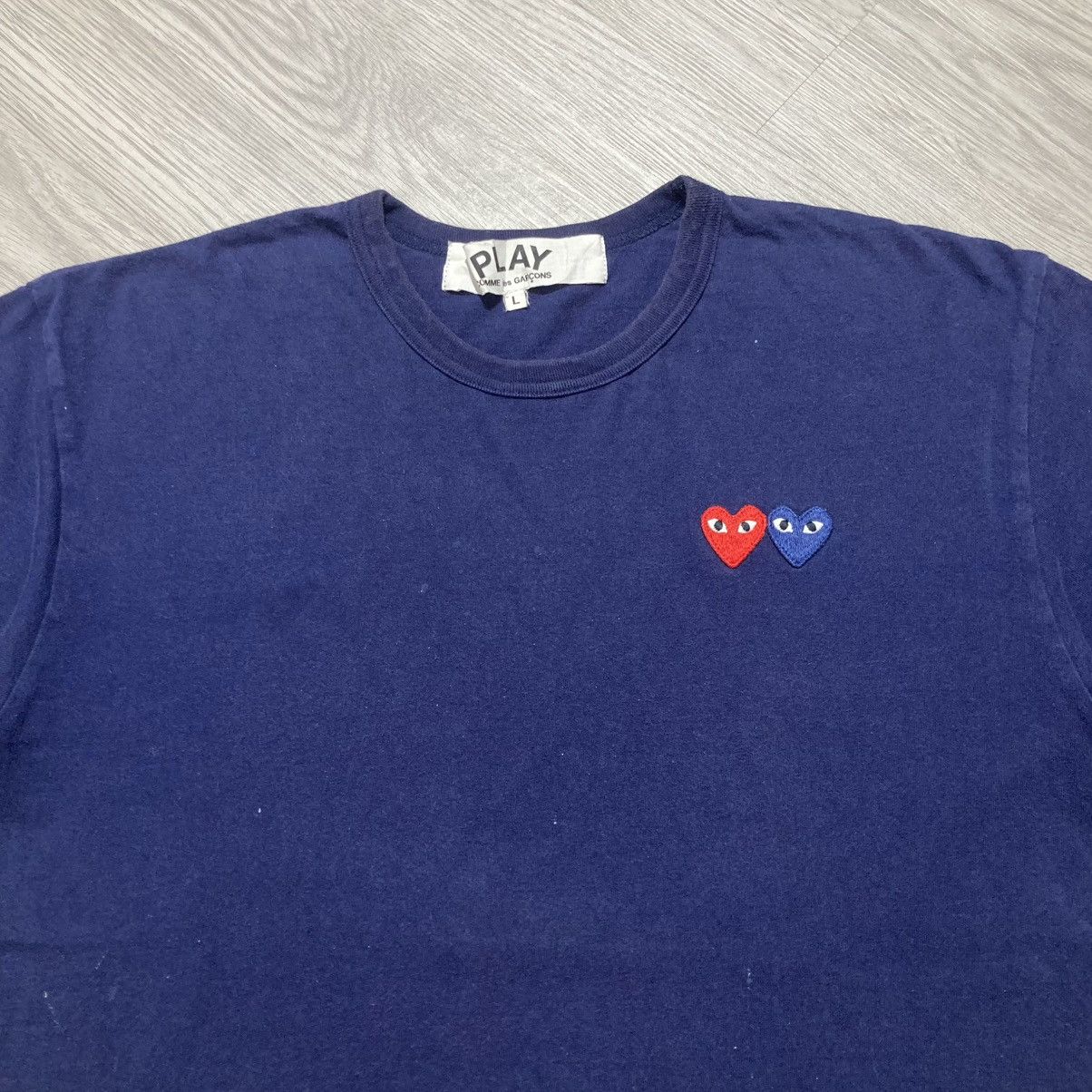 Comme des Garcons PLAY 🇯🇵AD 2019 Comme Des Garcons Play Double Heart Patch Tee Navy Size US M / EU 48-50 / 2 - 3 Thumbnail