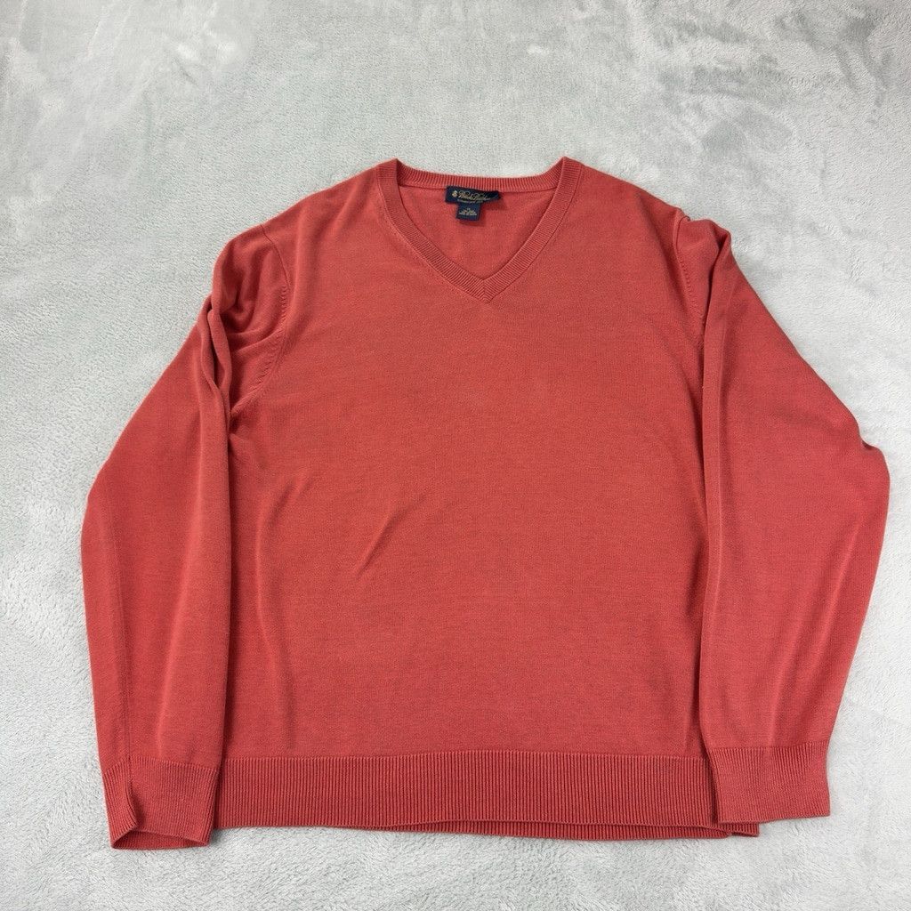 Brooks Brothers Brooks Brothers Men's Size XL V Neck 70% Silk 30% Cotton Size US XL / EU 56 / 4 - 1 Thumbnail