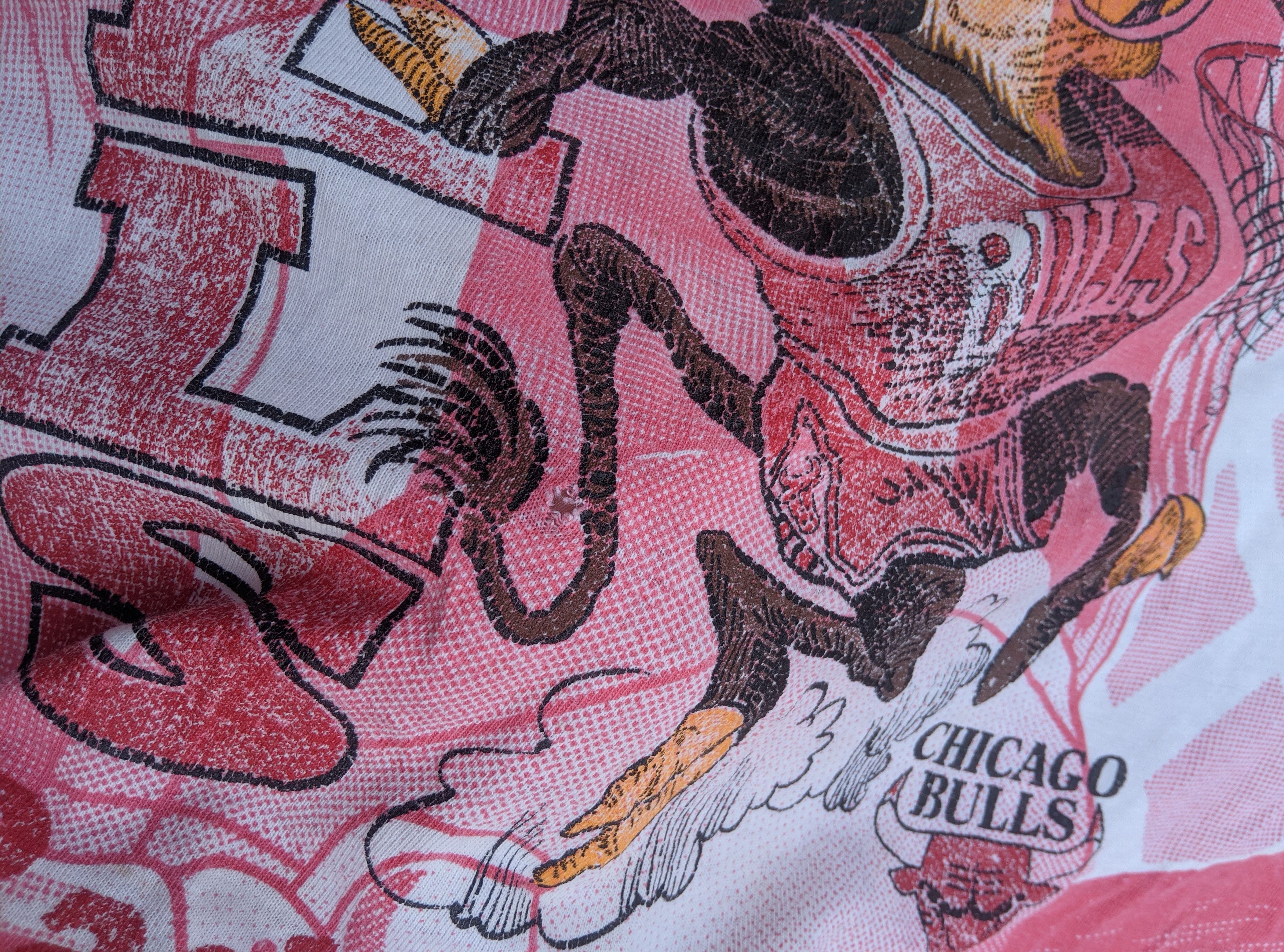 NBA × Vintage Vintage Chicago Bulls AOP back to back NBA tshirt Size US XL / EU 56 / 4 - 11 Thumbnail