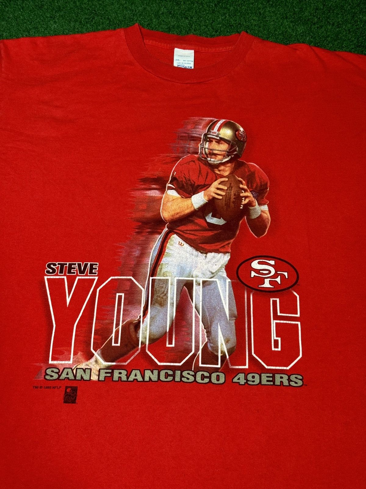 Salem Sportswear × Vintage Vintage 90s Steve Young Salem San Francisco 49ers T Shirt Size US XXL / EU 58 / 5 - 2 Thumbnail