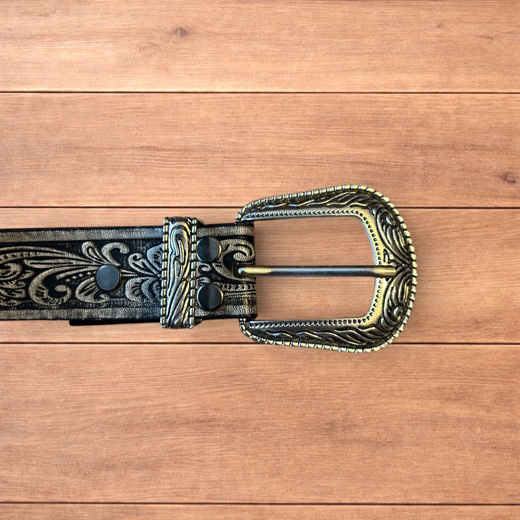 Japanese Brand Faux leather western cowboy belt in black with silver trim. Size ONE SIZE - 4 Thumbnail