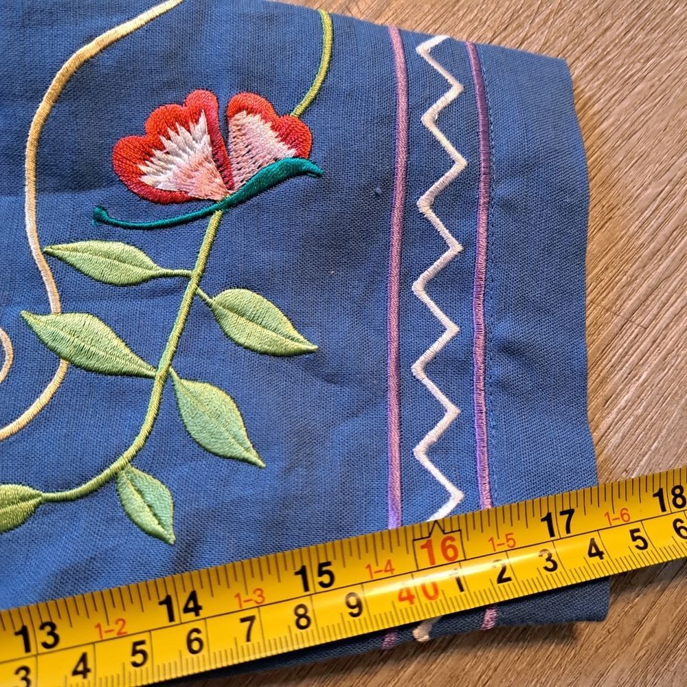 Other Susan Graver Grannycore Embroidered Linen Floral Butterfly Top Medium Blue/Multi Size M / US 6-8 / IT 42-44 - 6 Thumbnail