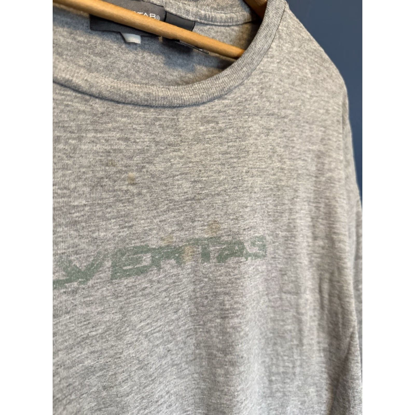 Levi's VINTAGE Levi's Shirt XL 90s Gray Cotton Tee Distressed Men Size US XL / EU 56 / 4 - 4 Thumbnail