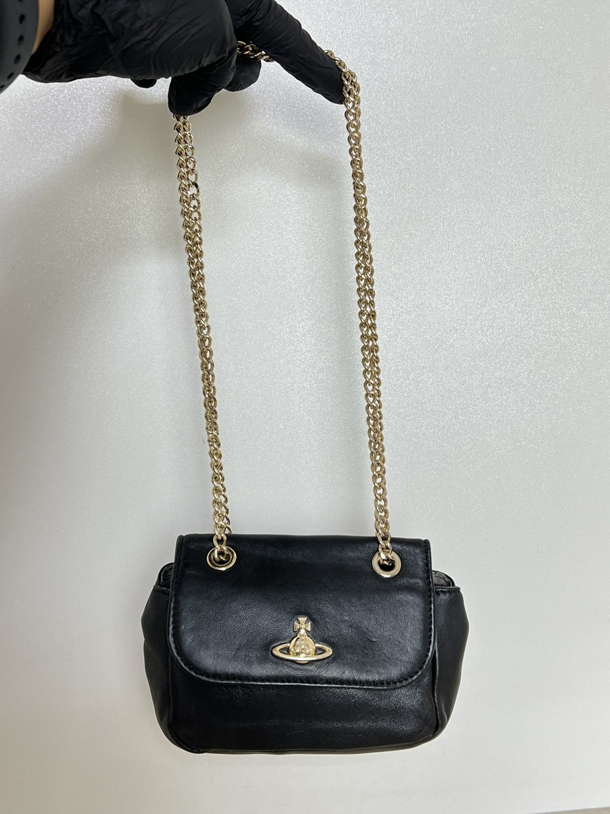 Vivienne Westwood small Saffiano crossbody bag with gold orb and chain Size ONE SIZE - 1 Thumbnail