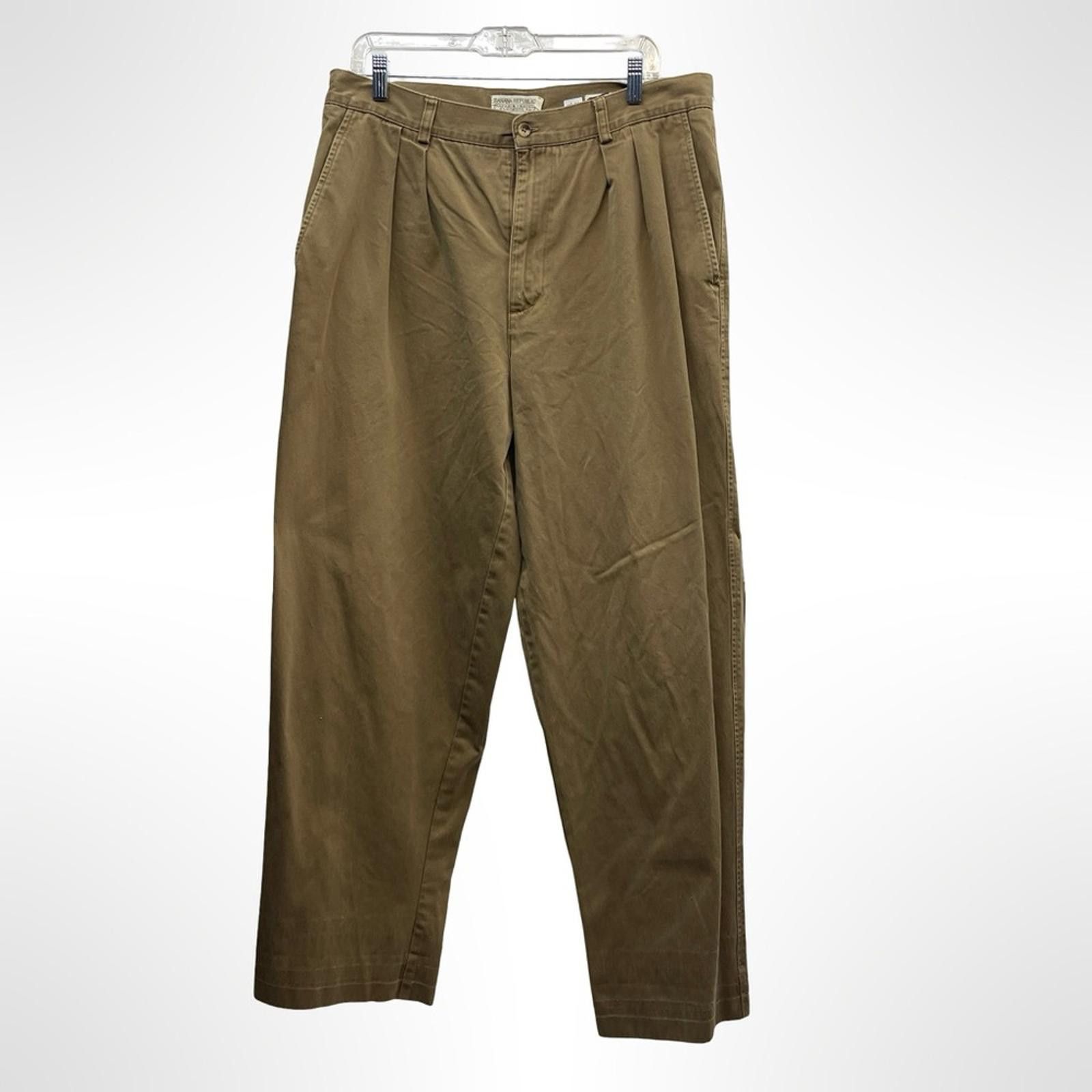 Banana Republic Banana Republic Men's Chinos in size 36/30 Size US 36 / EU 52 - 1 Thumbnail