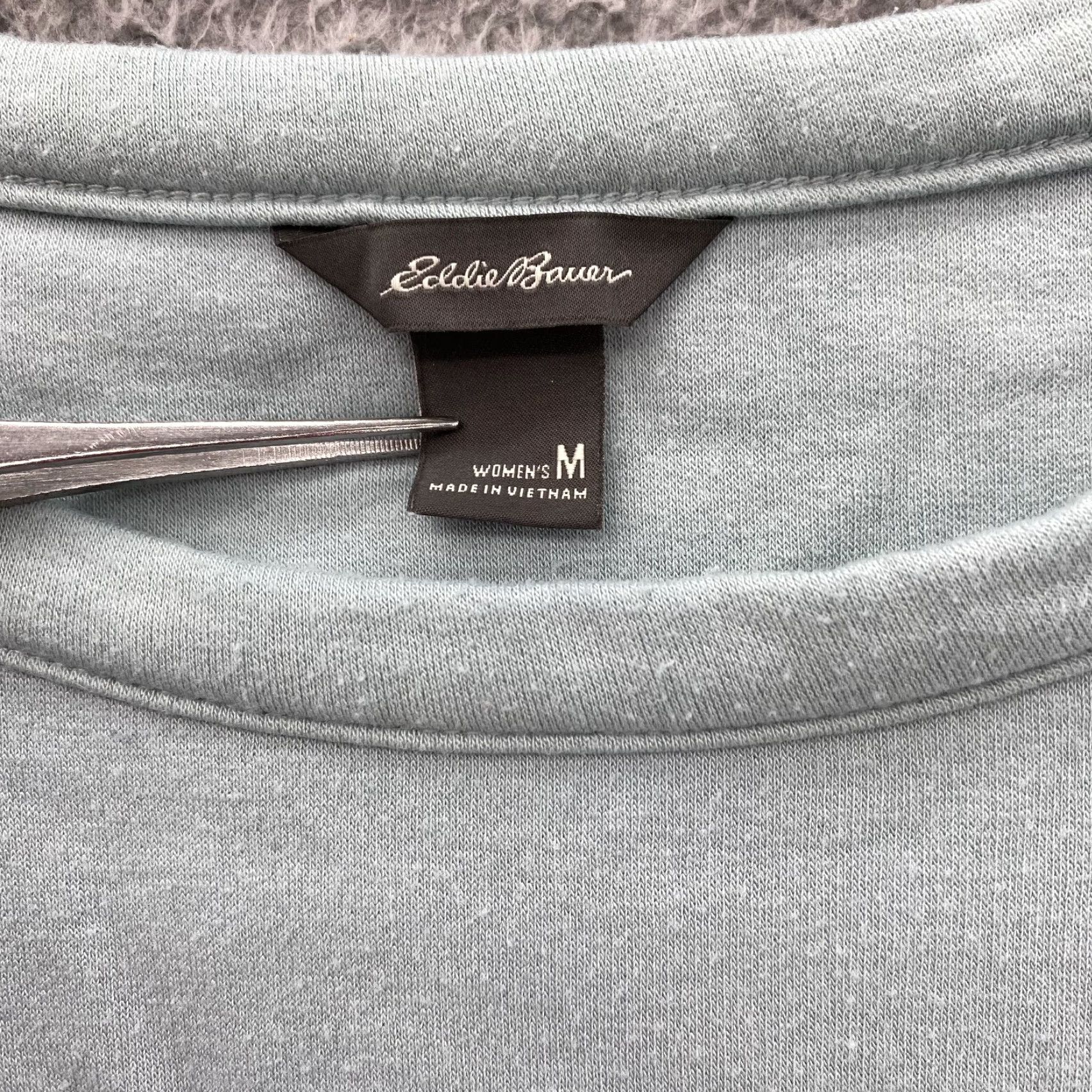 Eddie Bauer Eddie Bauer Sweater Womens Medium Blue Crew Neck Pullover Casual Travel Outdoor Preppy 90s? no 60s? (avoid adding) Size M / US 6-8 / IT 42-44 - 2 Thumbnail