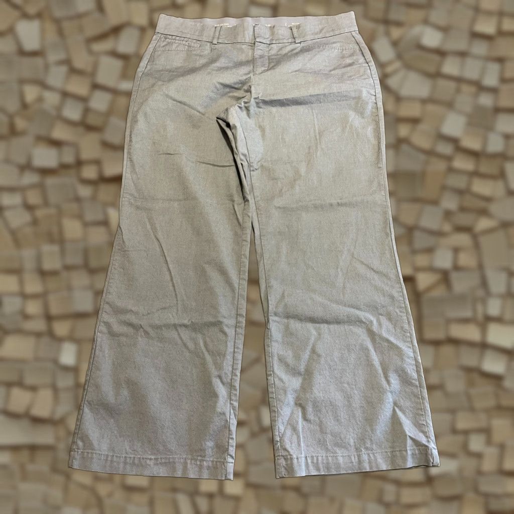 Dockers **DOCKERS Women's Size 16 Petite Gray Straight Leg Pants** User: DOCKERS Women's Size 16 Petite Gray Straight Leg Pants Size 38" / US 16 / IT 52 - 1 Thumbnail