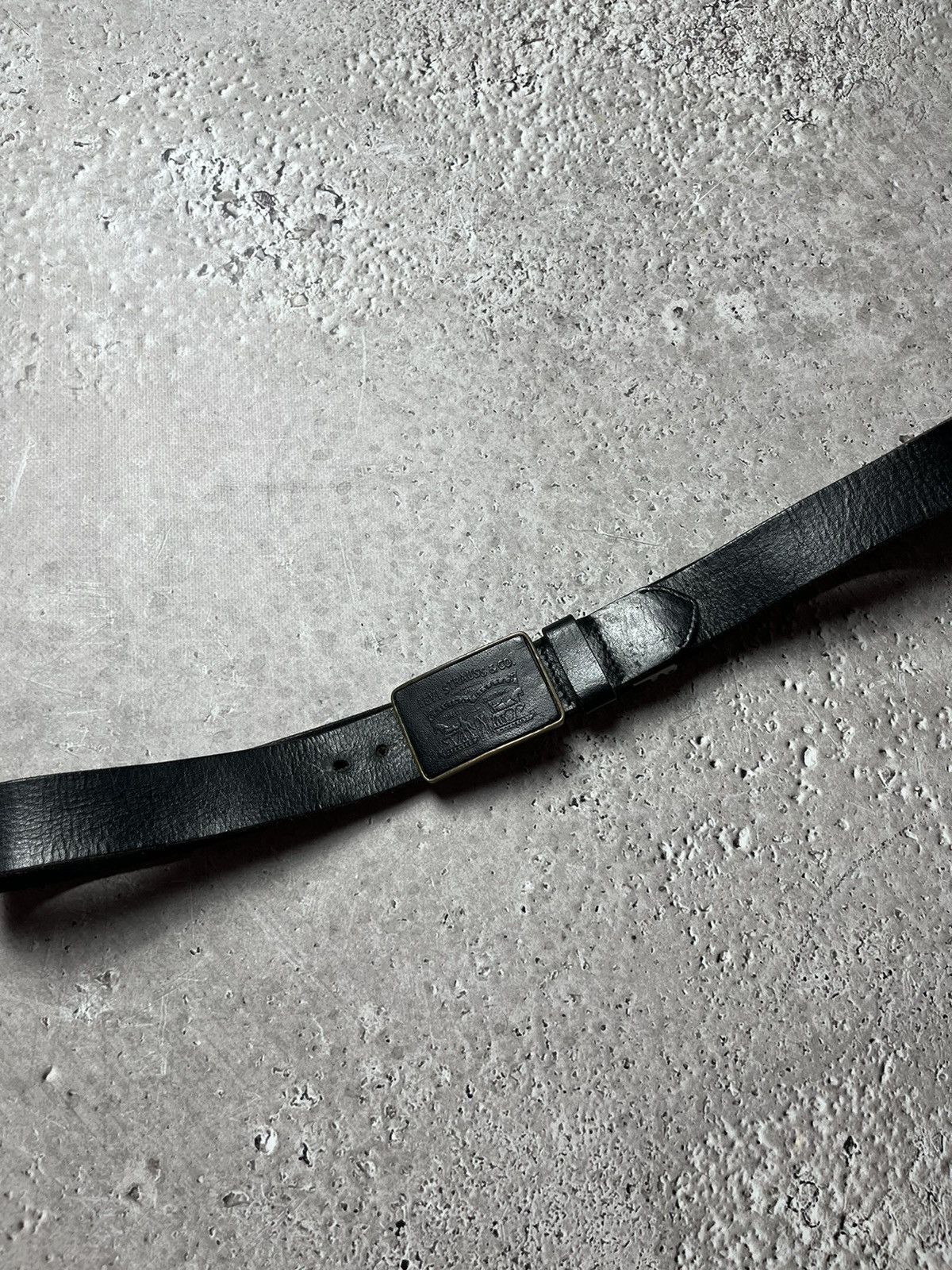 Levi's × Vintage Levis vintage metallic buckle leather tear belt big logo Size ONE SIZE - 2 Thumbnail