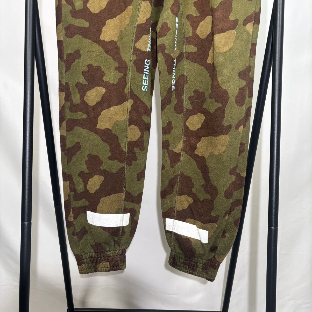 Off-White OFF-WHITE Seeing Things Camo Sweats Size M Used Size US 34 / EU 50 - 3 Thumbnail