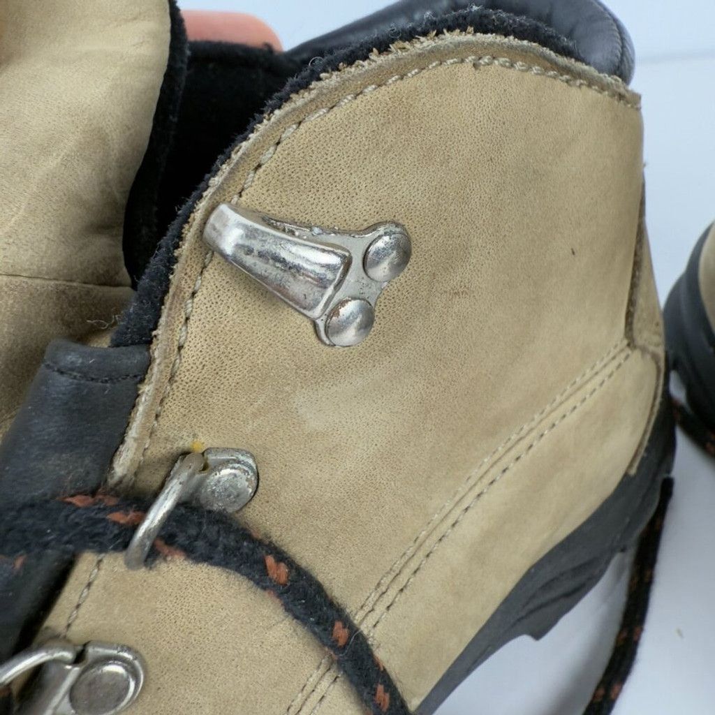Nike Nike ACG “Air” Womens Hiking Boots Tan Nubuck Defect US 7.5 Size US 8 / IT 38 - 14 Thumbnail