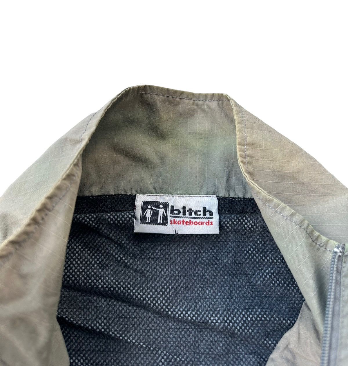 Vintage Bitch skateboard windbreaker Size US L / EU 52-54 / 3 - 4 Thumbnail