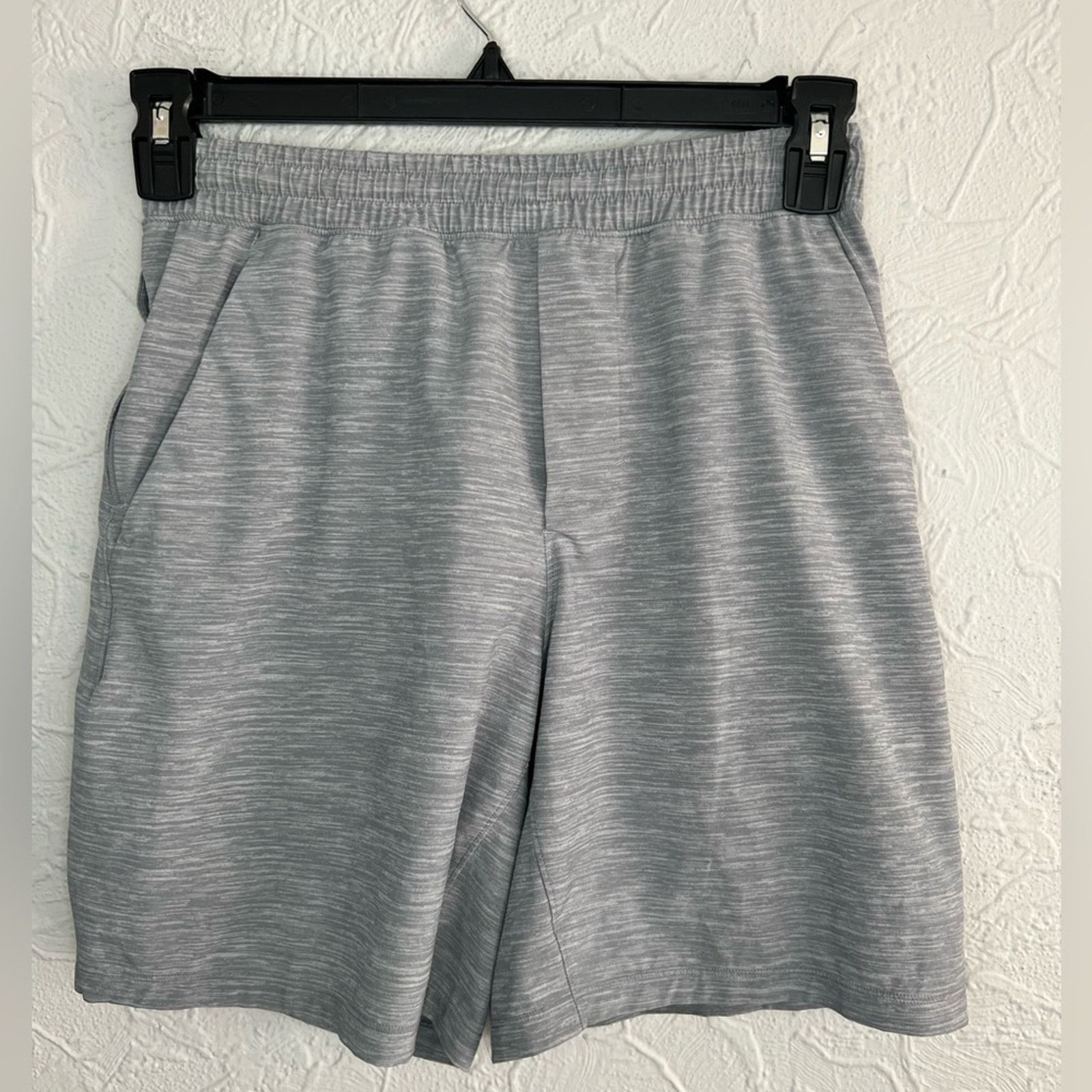 Lululemon Lululemon Shorts Women’s Small Gray Grey Breathable Size 27" / US 4 / IT 40 - 1 Thumbnail