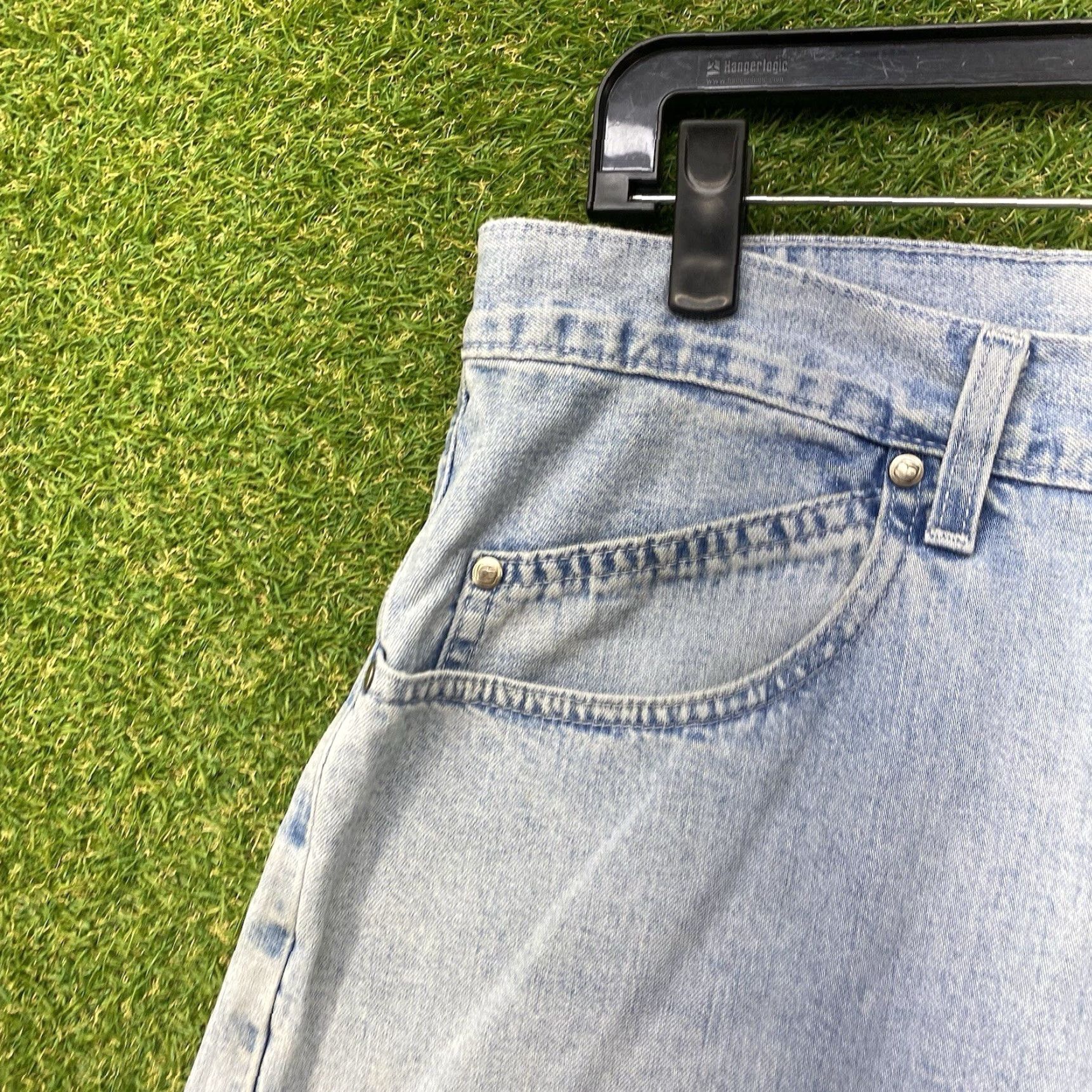 Levi's VINTAGE Levi's Jeans Shorts Mens 42 L2 Silver Tab Baggy Fit Skater JNCO Light Wash Denim 5-Pocket Design Relaxed 90s USA Mens Size US 42 / EU 58 - 4 Thumbnail