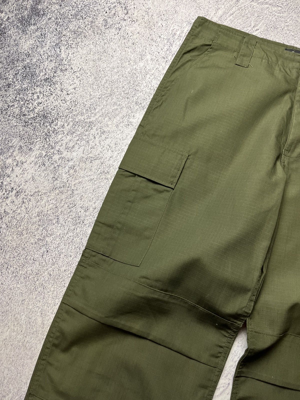 Japanese Brand RARE VINTAGE FADED STREETWEAR CAMO CARGO PANTS Y2K Size US 36 / EU 52 - 8 Thumbnail