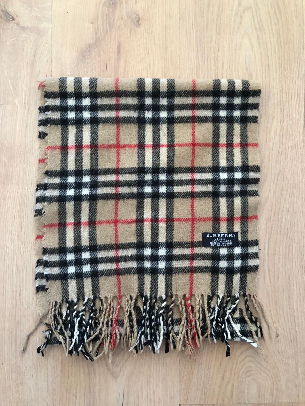 Burberry Burberry Vintage scarf in exellent condition - 100% cashmere Size ONE SIZE - 4 Thumbnail