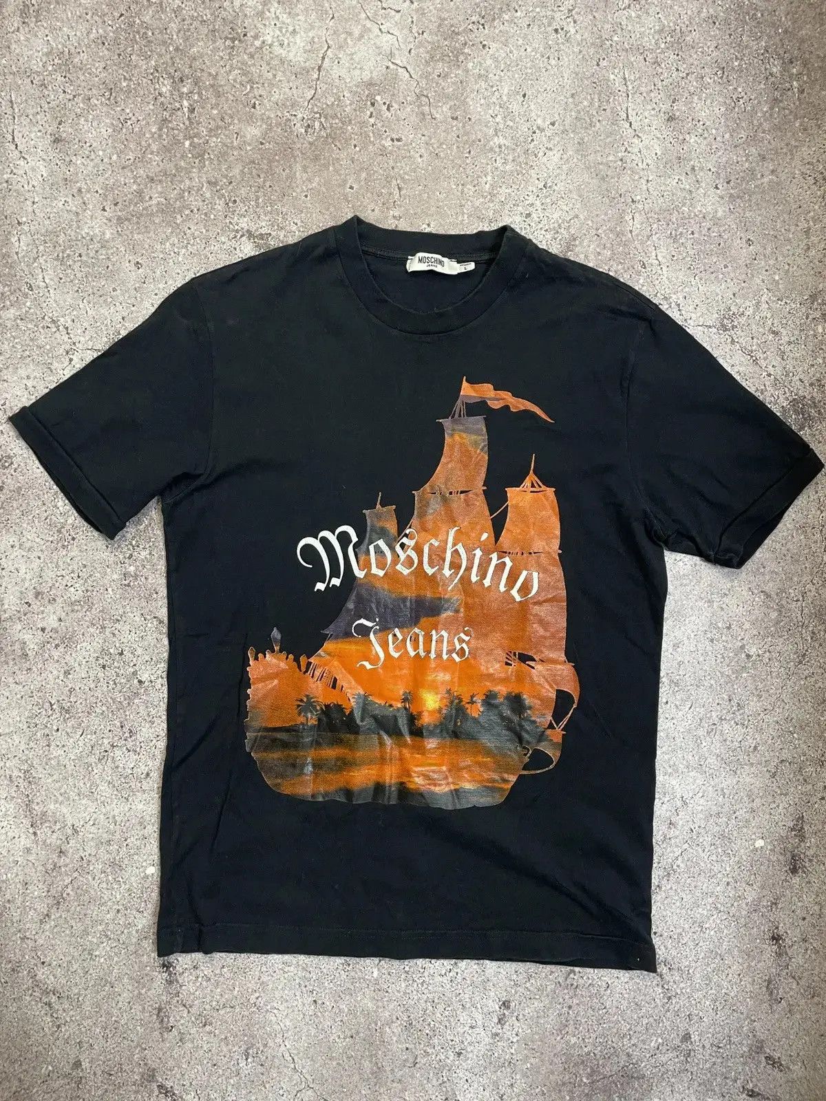 Moschino Vintage Moschino Jeans Pirate Ship T-Shirt Black Italy Size US S / EU 44-46 / 1 - 1 Thumbnail