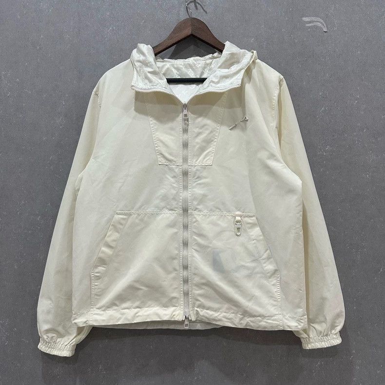 Louis Vuitton Louis Vuitton Beige pin double-sided assault jacket 2505-Ne Size US S / EU 44-46 / 1 - 3 Thumbnail