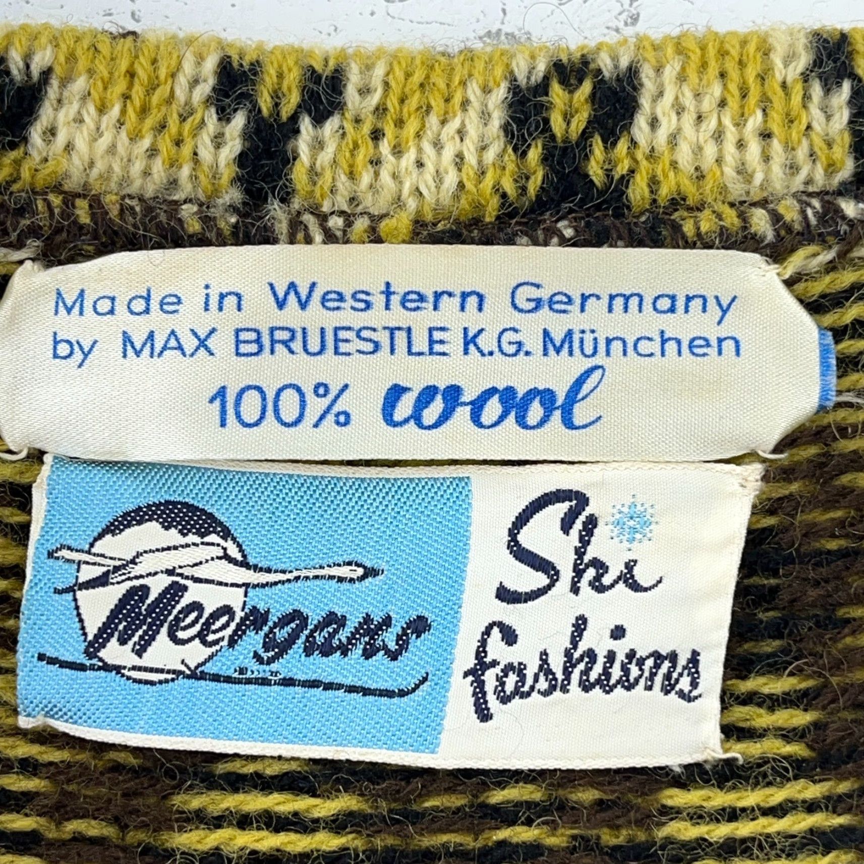 Vintage VINTAGE Meergans German Wool Sweater Men XL Yellow Geometric Pullover All Seasons Size US XL / EU 56 / 4 - 4 Thumbnail