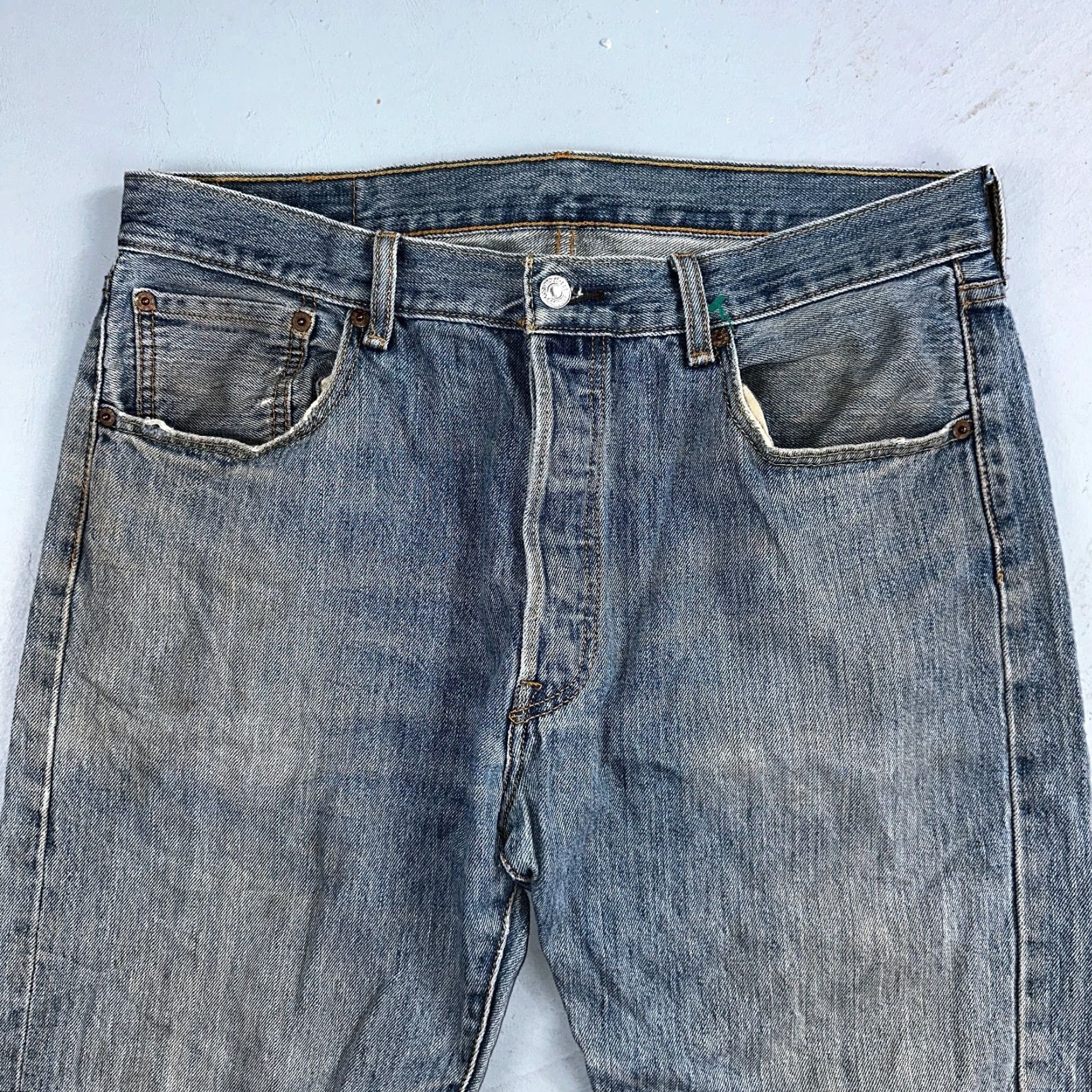 Levi's Levi's 501 Vintage Straight Jeans Blue Light Wash 35x34 Men Regular 90s 501 Series Comfort Jeans Size US 35 - 2 Thumbnail