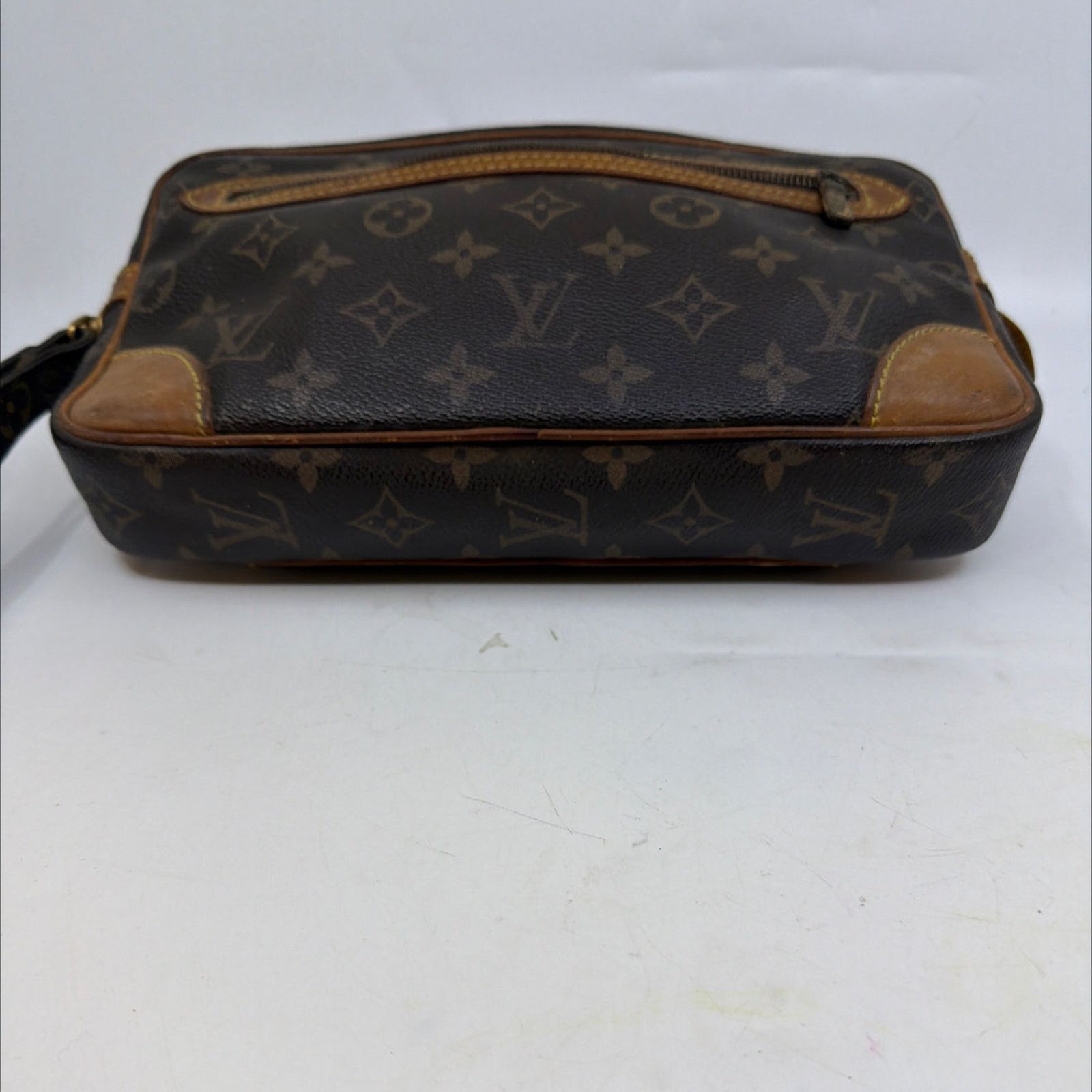 Louis Vuitton Louis Vuitton Trousse Toilette 28 Monogram Clutch Size ONE SIZE - 3 Thumbnail