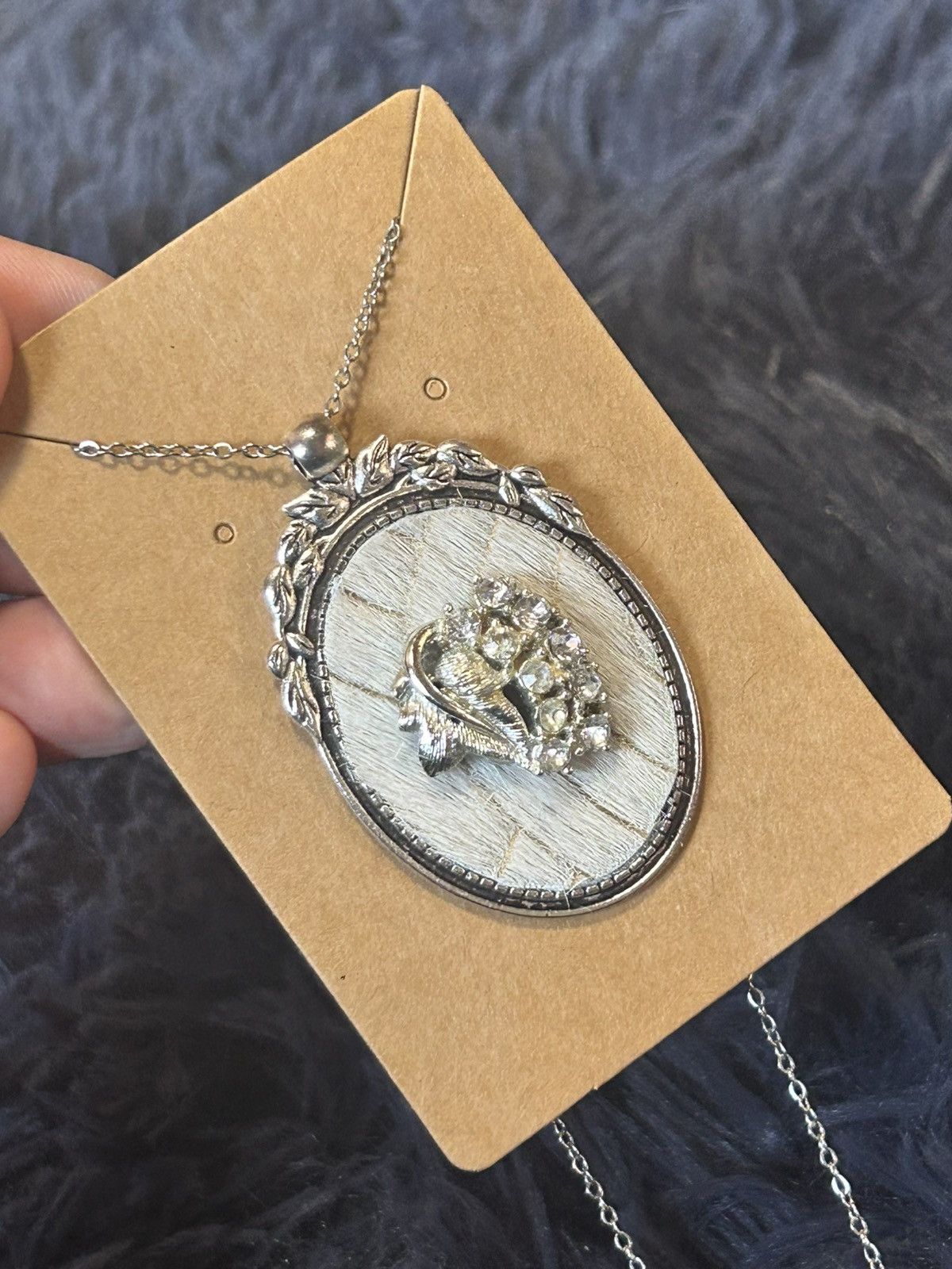 Handmade Handcrafted cowhide antique cluster cameo pendant necklace Size ONE SIZE - 1 Thumbnail