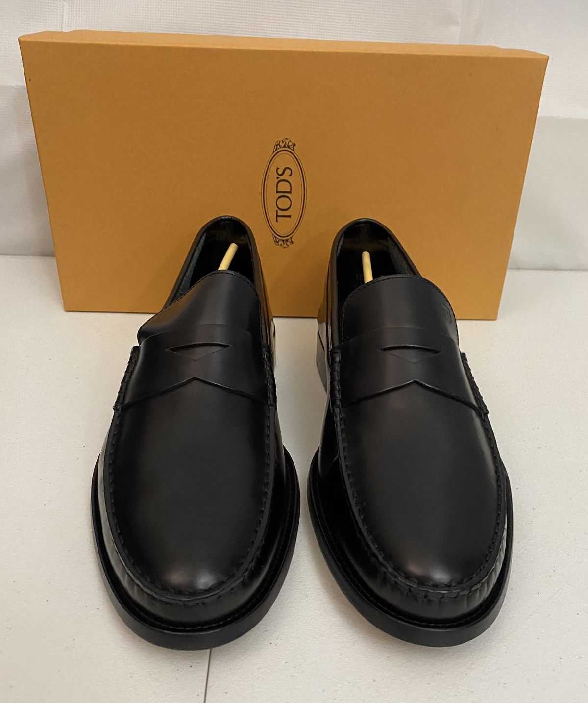 Tod's Tod’s 🇮🇹 Black Calf Leather Logo Emboss Devon Loafer 11 New Size US 11 / EU 44 - 6 Thumbnail