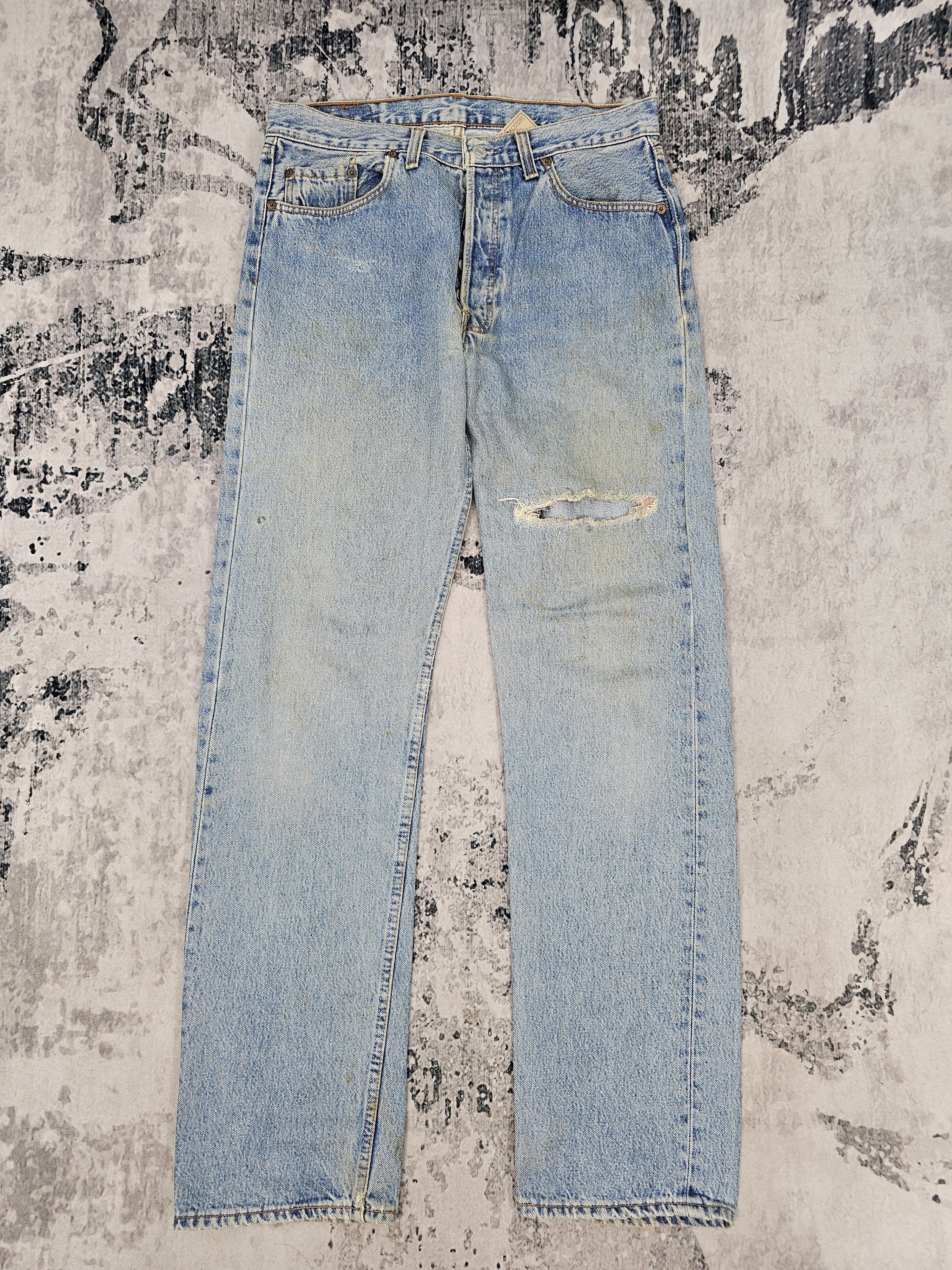 Levi's Vtg 90's LEVIS 501 Light Wash Ripped Size 33X33 Jeans L0414 Size US 33 - 1 Thumbnail