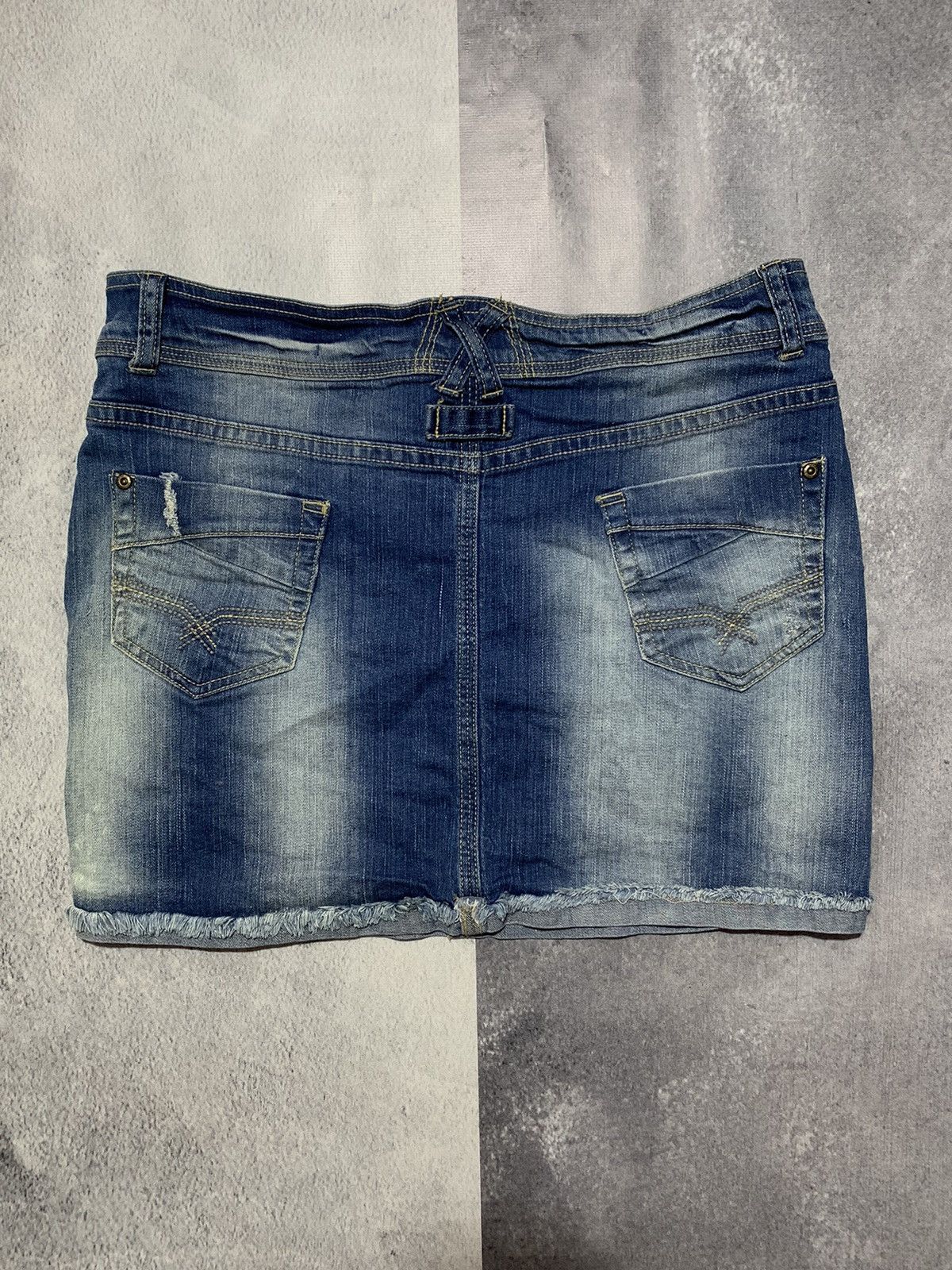 Japanese Brand × Vintage Vintage Y2K denim mini skirt streetwear style size 32 Size 32" / US 10 / IT 46 - 5 Thumbnail