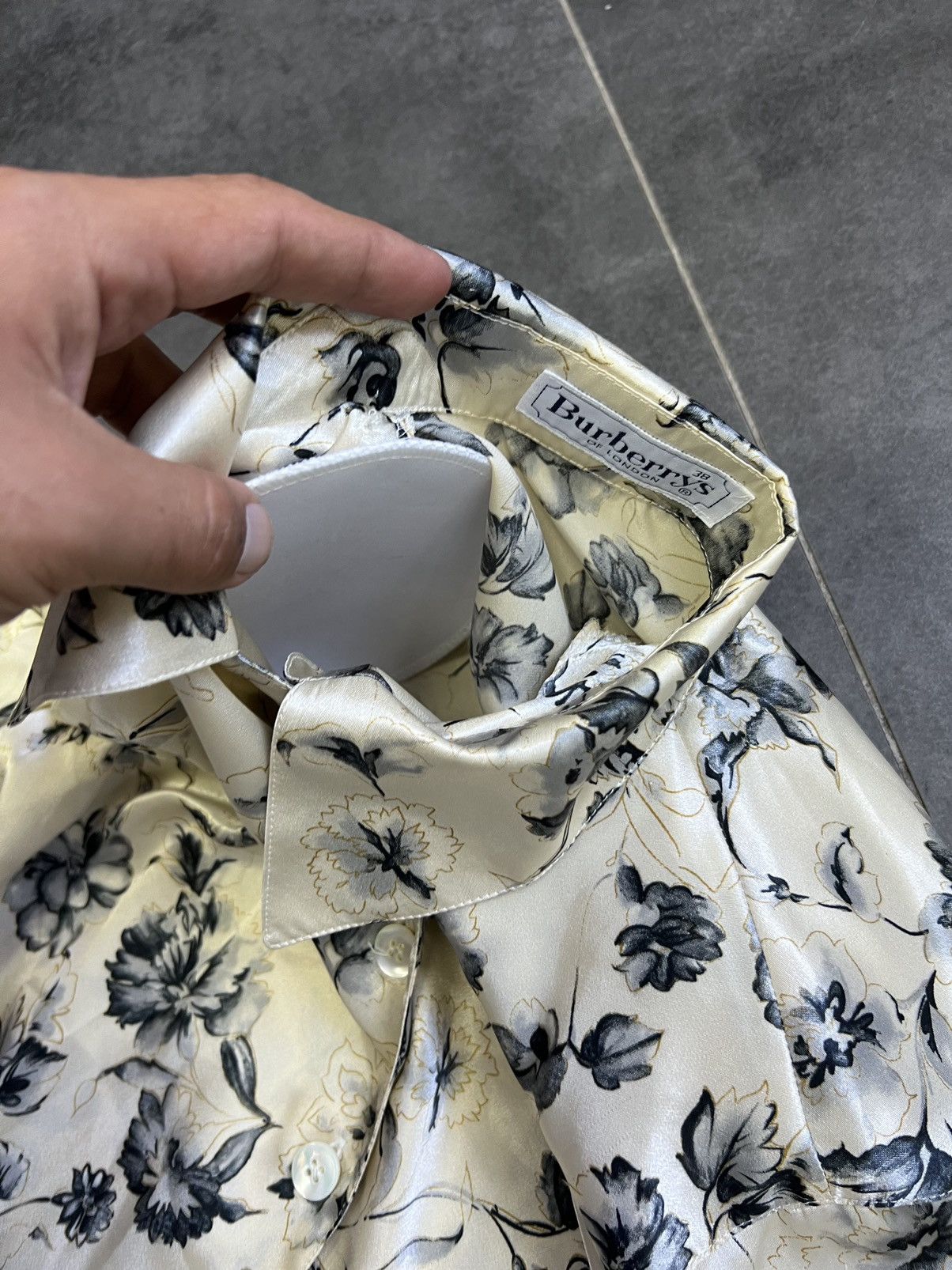 Burberry Vintage Burberry’s Flowers Print Button Shirt Size M / US 6-8 / IT 42-44 - 6 Thumbnail