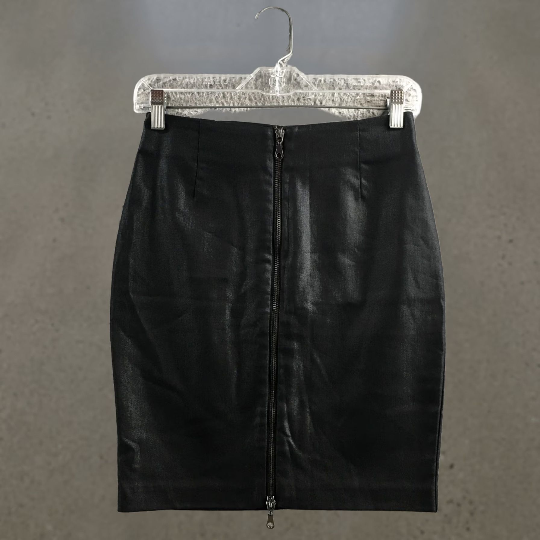 H&M H&M Straight & Pencil Skirt Womens 6 Black Cotton Blend Flat Front Casual Zipper Skirt Women Black 6 Knee Length Mens? Size 28" / US 6 / IT 42 - 1 Thumbnail