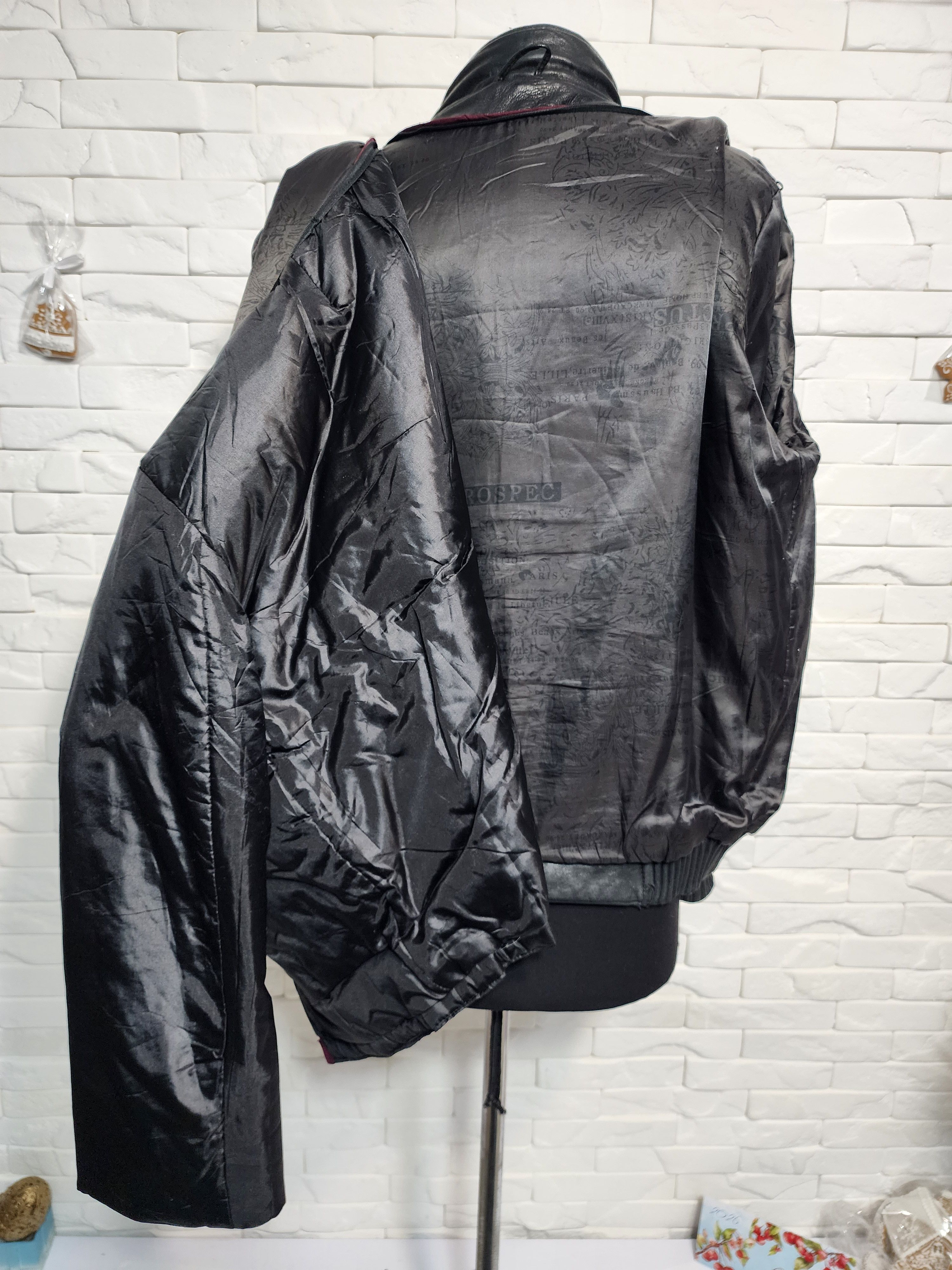 Uniqlo Men's Black Genuine Leather Jacket: Zipper Pockets. Size US L / EU 52-54 / 3 - 9 Thumbnail