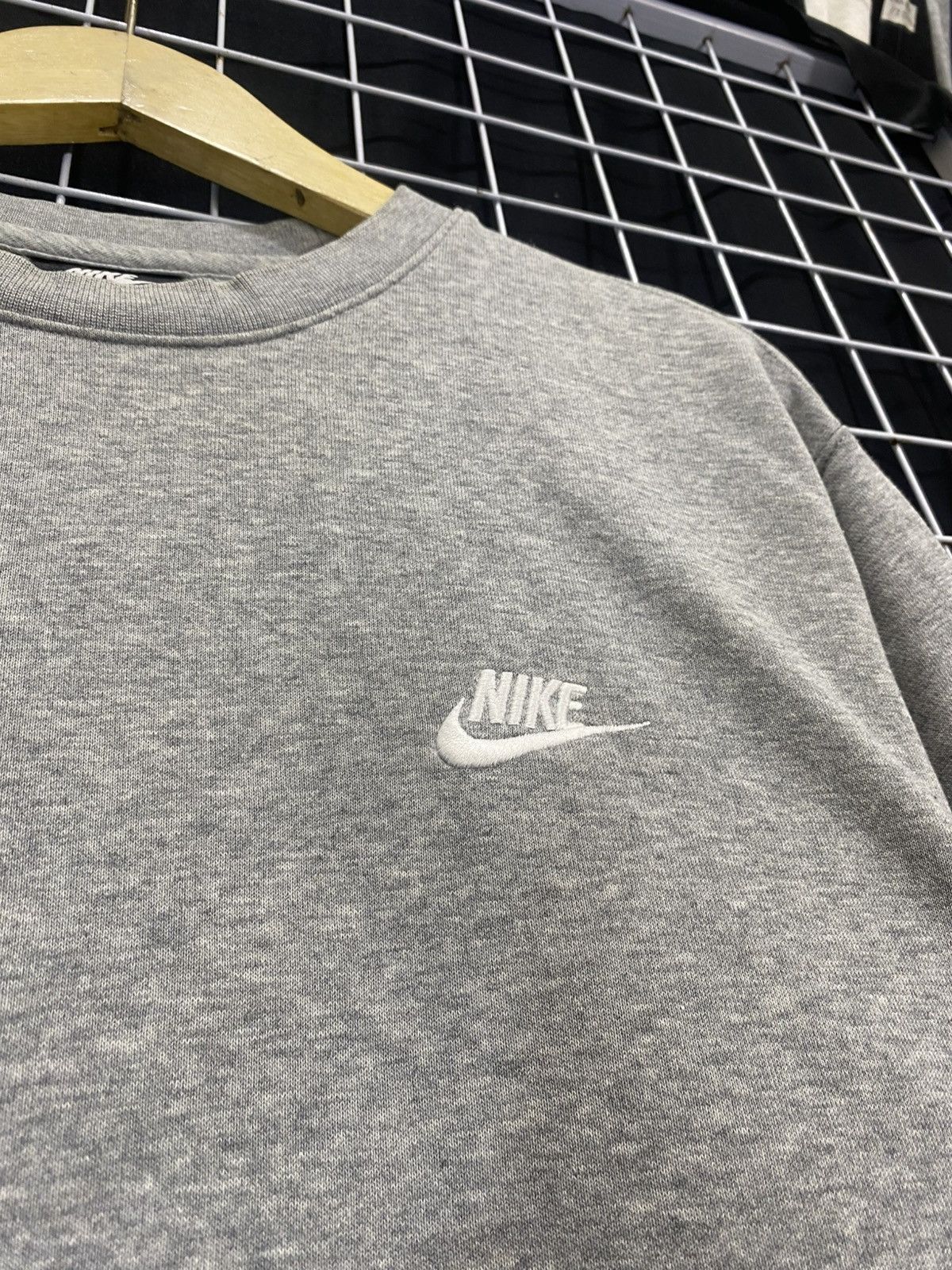 Nike NIKE SMALL LOGO CREWNECK Size US XL / EU 56 / 4 - 2 Thumbnail