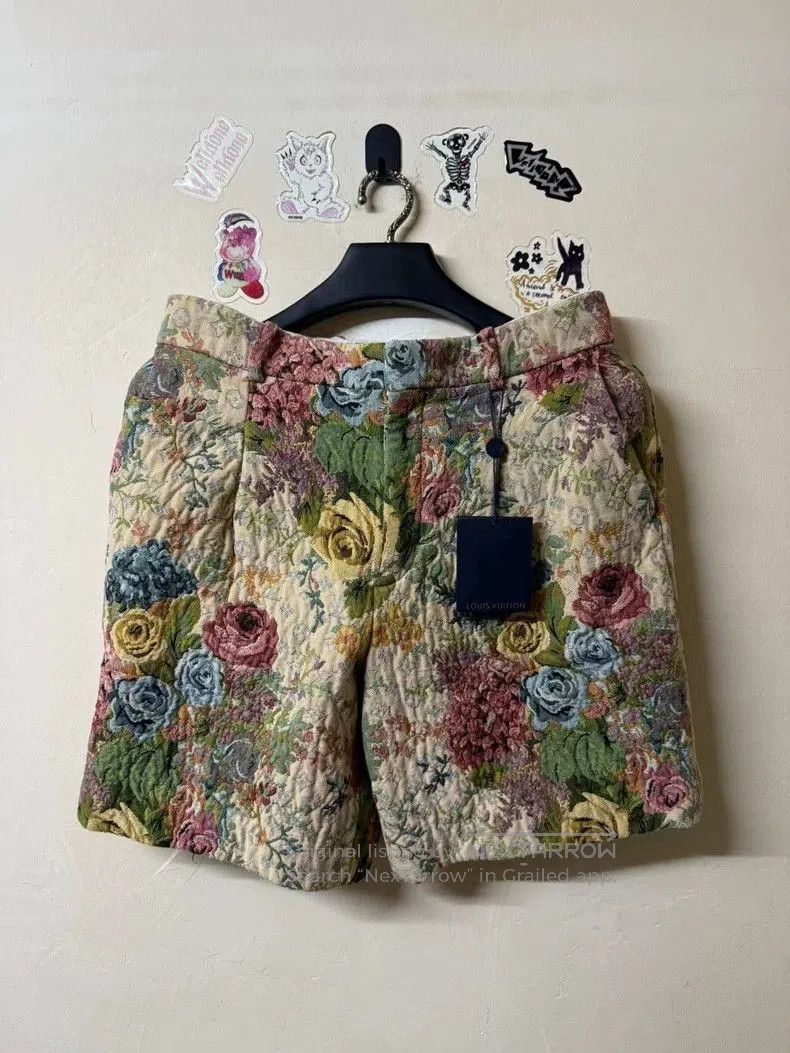 Louis Vuitton louis vuitton floral logo denim shorts. Size US 42 / EU 58 - 1 Thumbnail