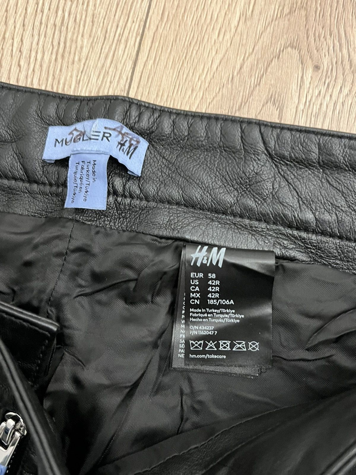 H&M × Mugler Exclusive Mugler x H&M Black Leather Panelled Trousers Size US 40 / EU 56 - 6 Thumbnail