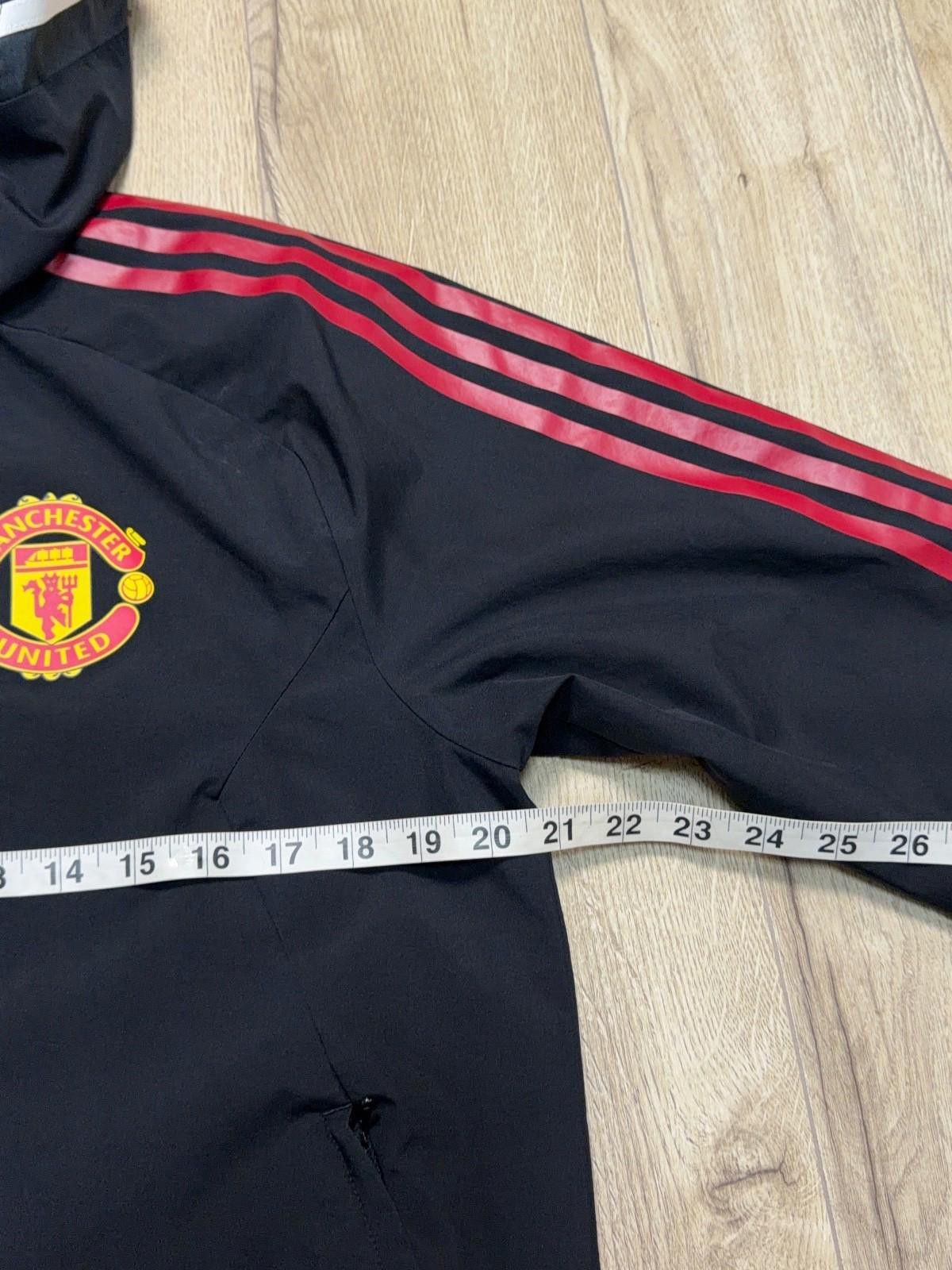 Adidas Mens Adidas Manchester United 2022 2023 Windbreaker Jacket Size US S / EU 44-46 / 1 - 8 Thumbnail