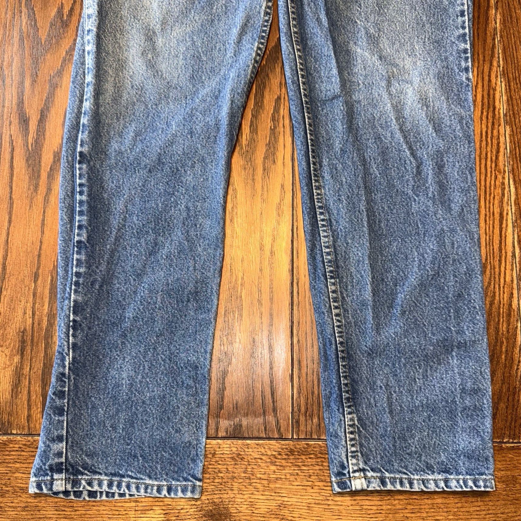 Carhartt VINTAGE Carhartt Jeans Light Wash Traditional Fit Men 38x32 Blue Denim 5-Pocket Design, Zipper, Button, Belt Loops Mens Cowboy Work Classic 90s? Size US 38 / EU 54 - 2 Thumbnail