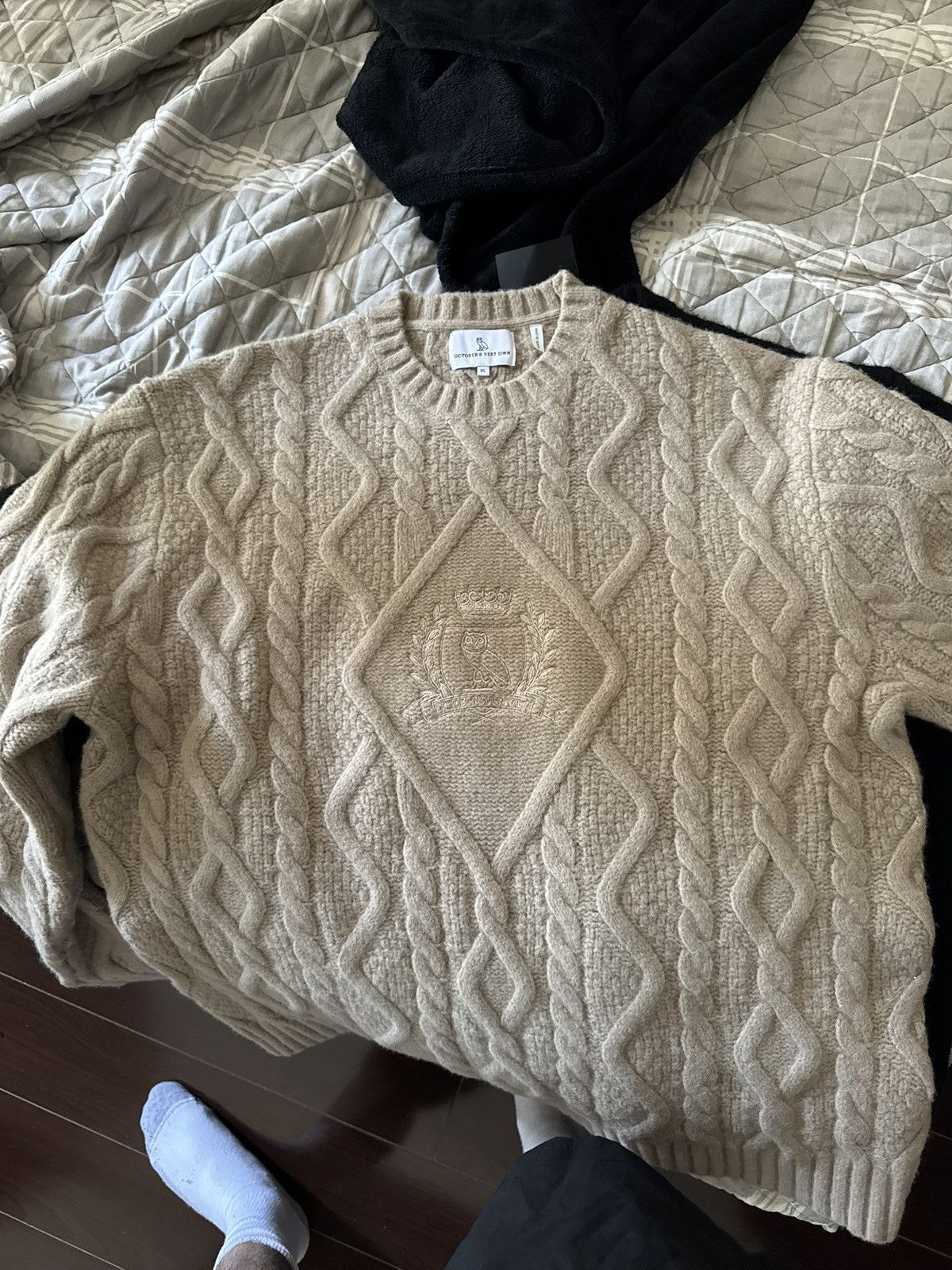 October's Very Own OVO Badge Knit FNF Size US XL / EU 56 / 4 - 1 Thumbnail