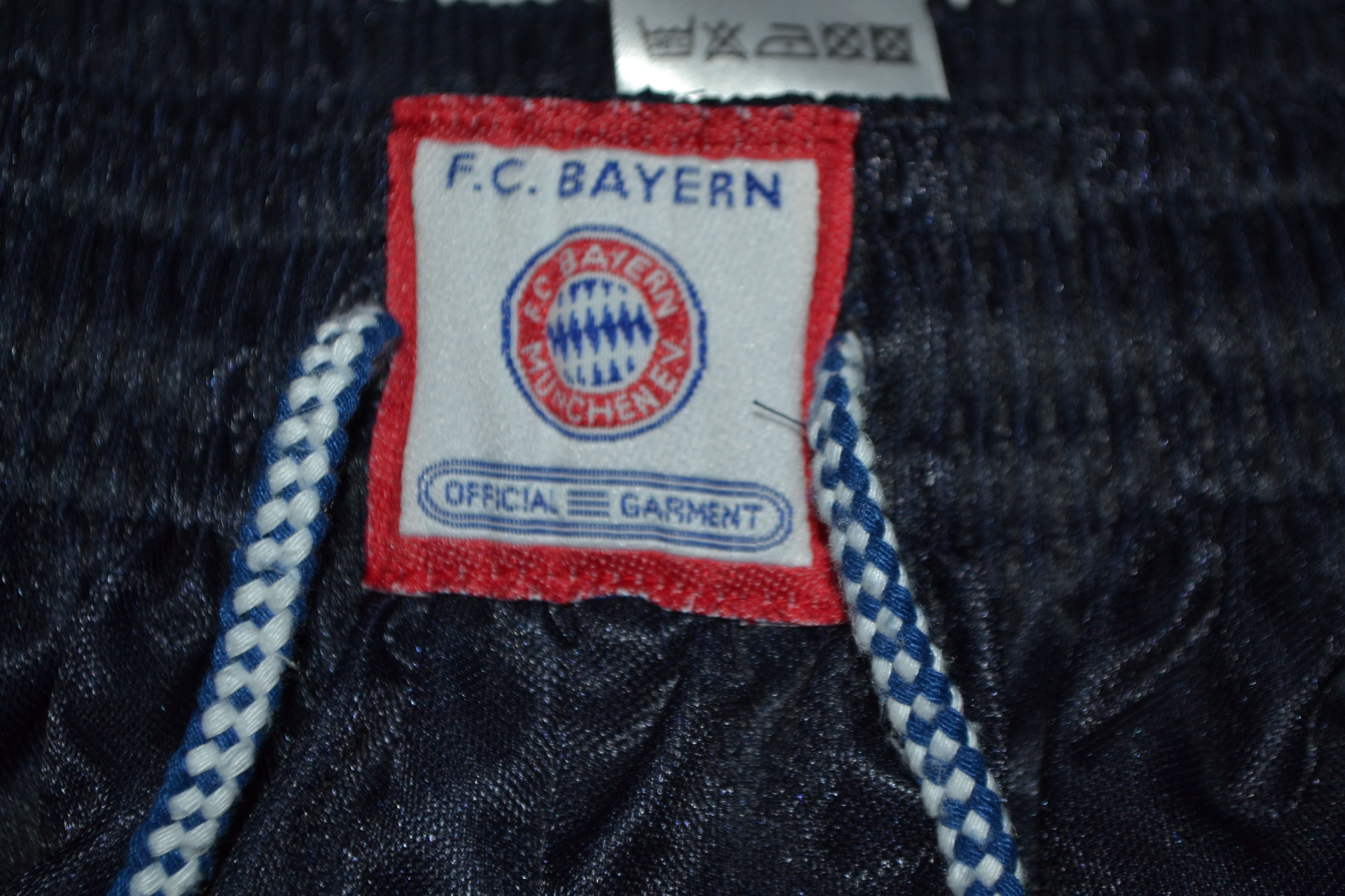 Adidas Bayern Munich Y2K Home Football Short 1997 1999 Soccer Size US 30 / EU 46 - 5 Thumbnail