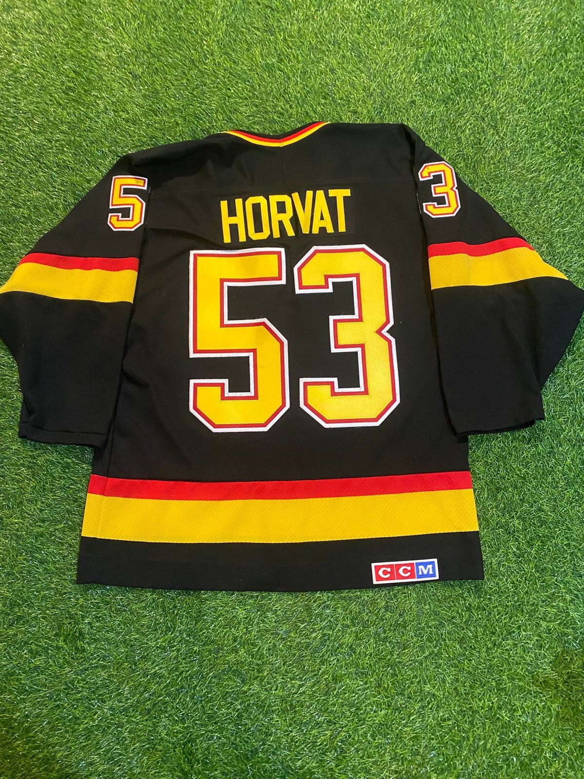 NHL Vintage nhl ccm vancouver canucks flying skate bo horvat M Size US M / EU 48-50 / 2 - 2 Thumbnail